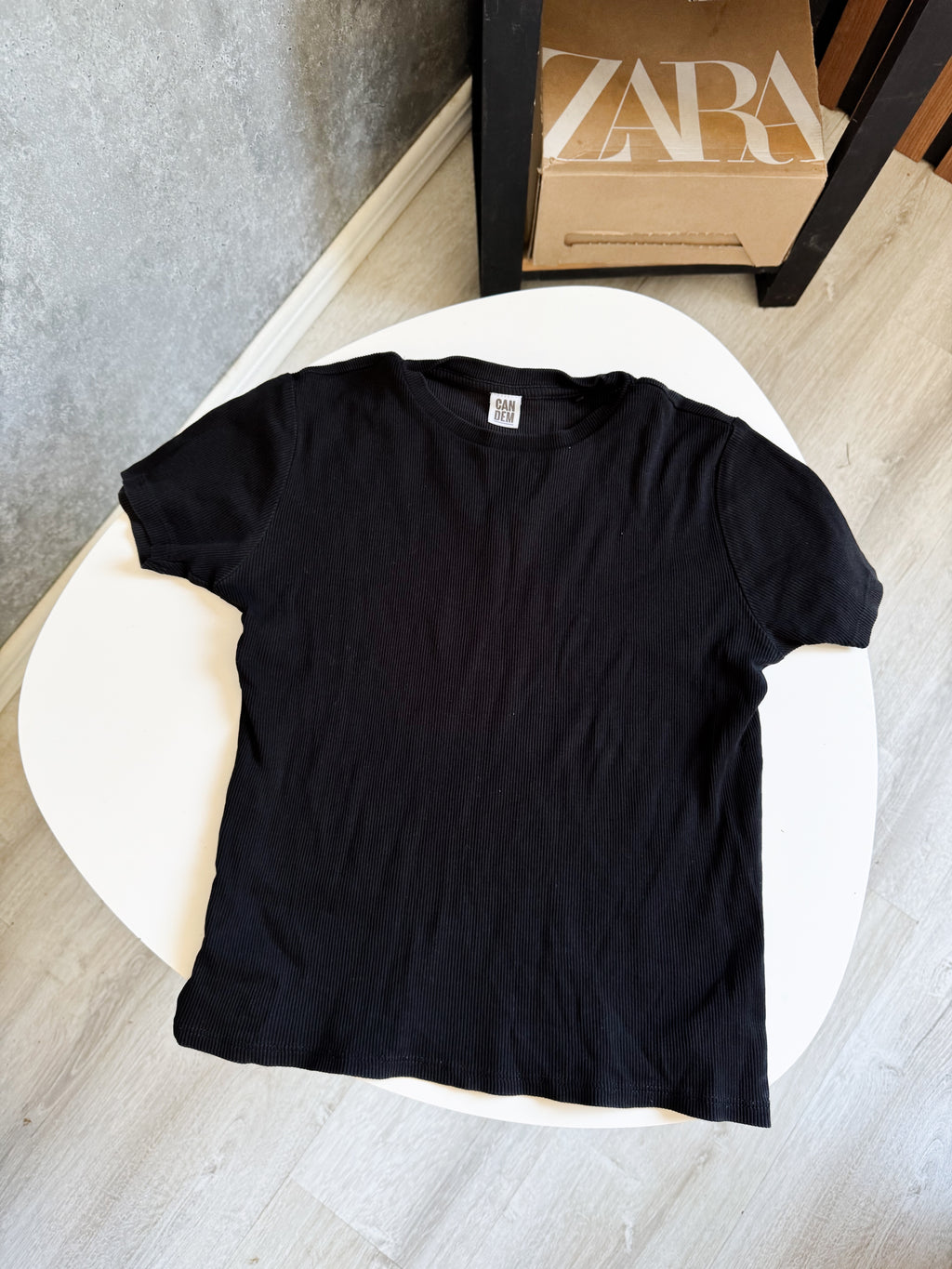 Remera negra básica