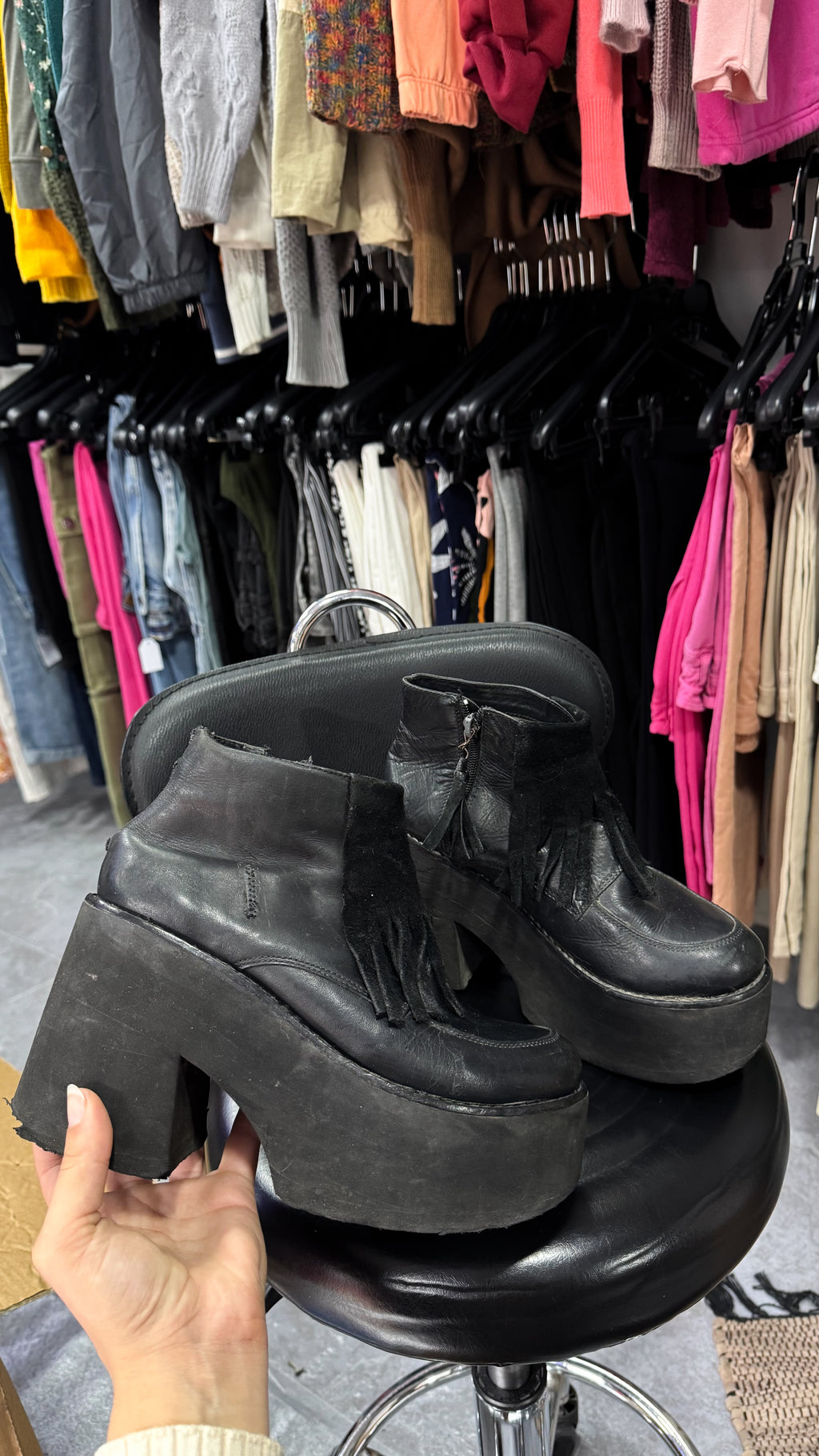 Botas cuero negras de taco