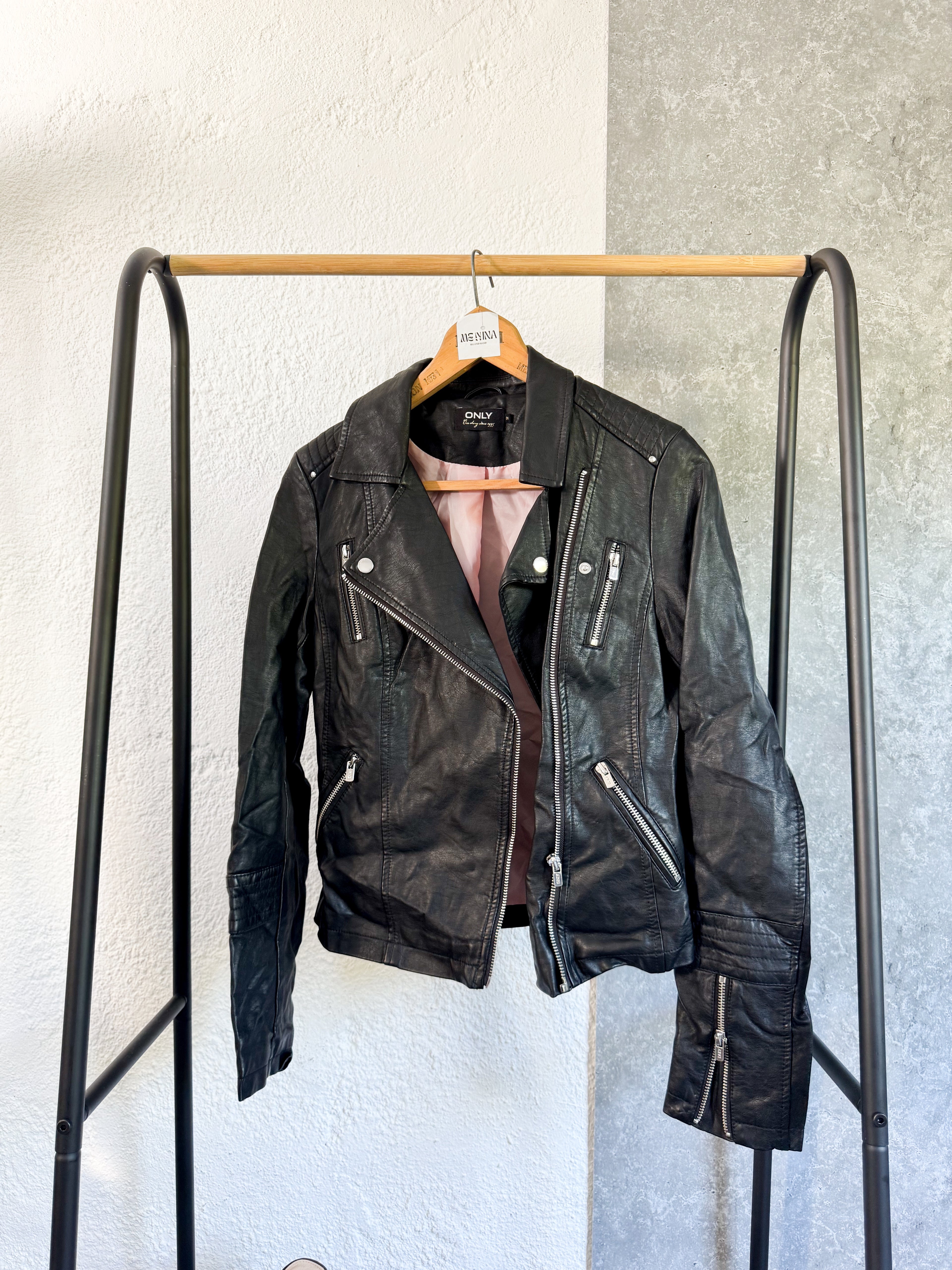 Campera de eco cuero ONLY