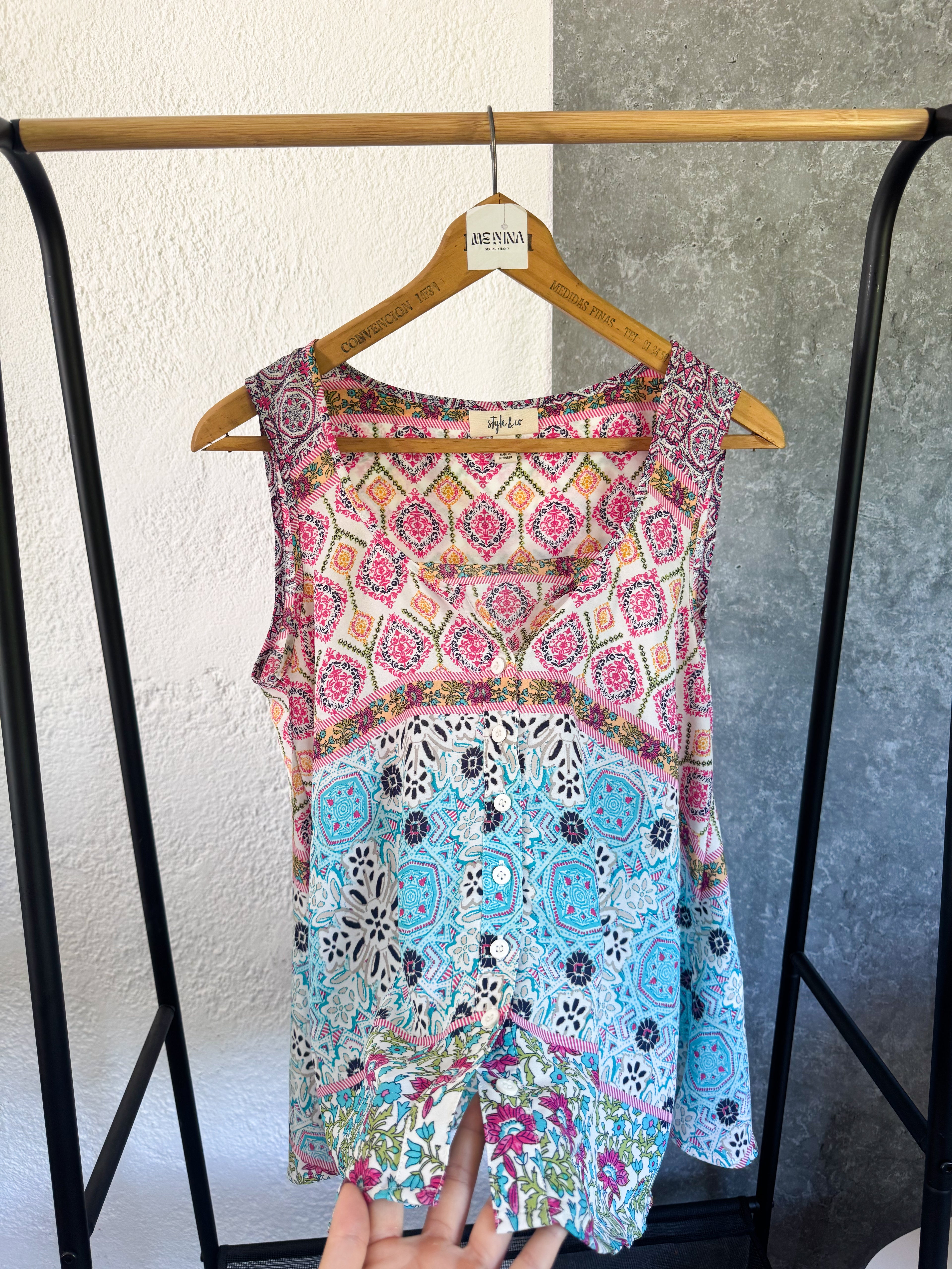 Blusa rosada con celeste