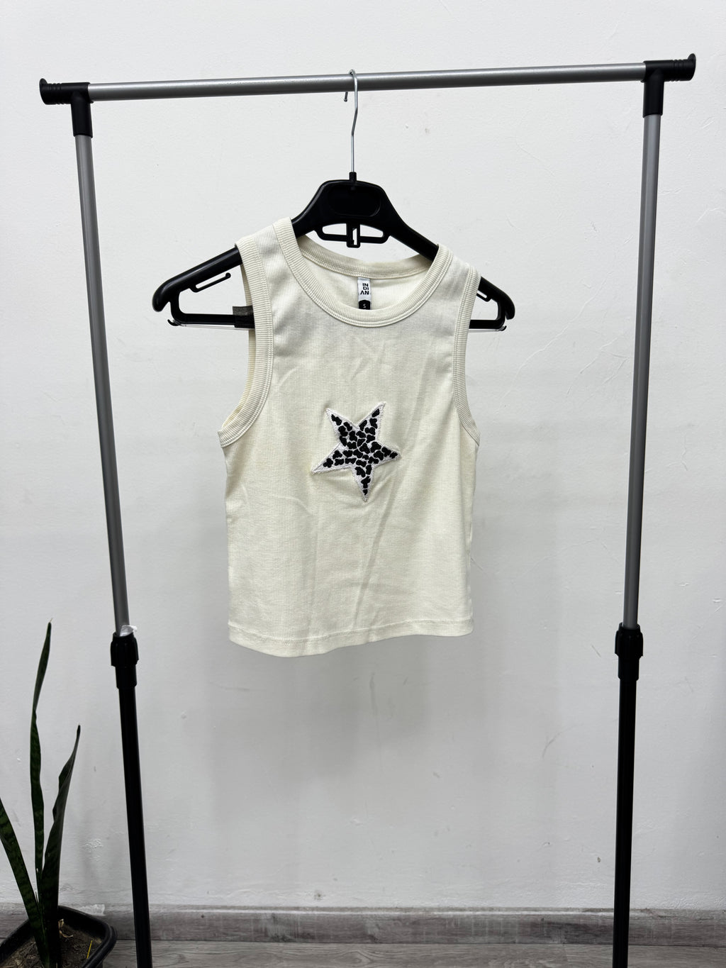 Top blanco con estrella