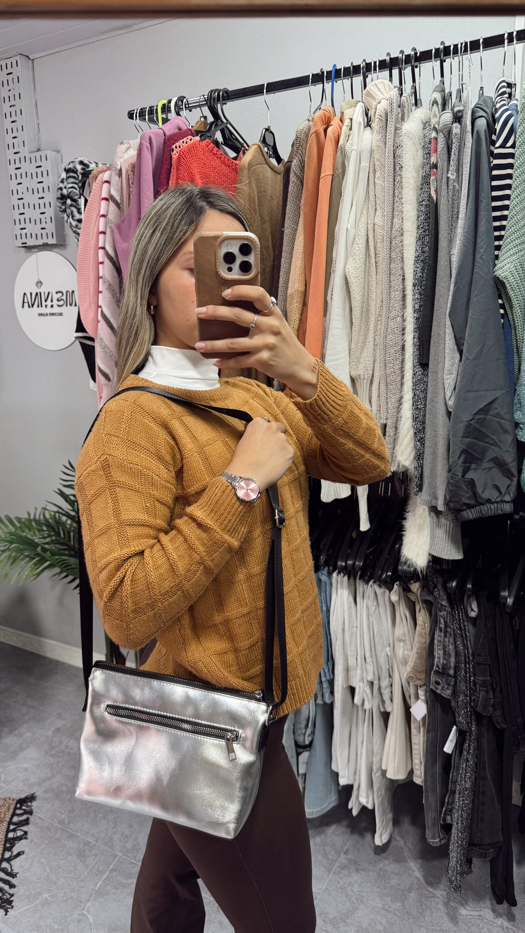 Cartera nueva plateada