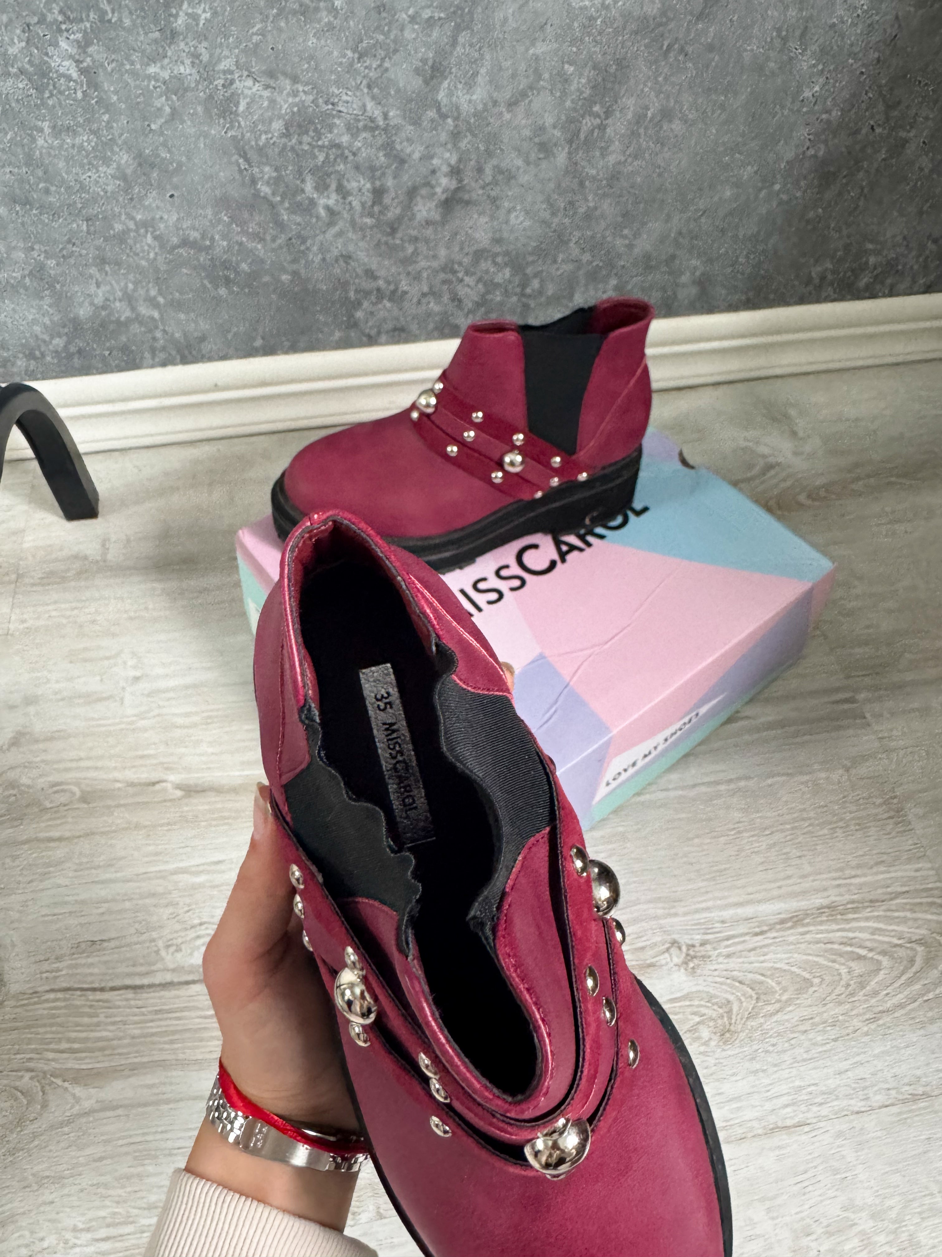 Botas bordó Miss Carol