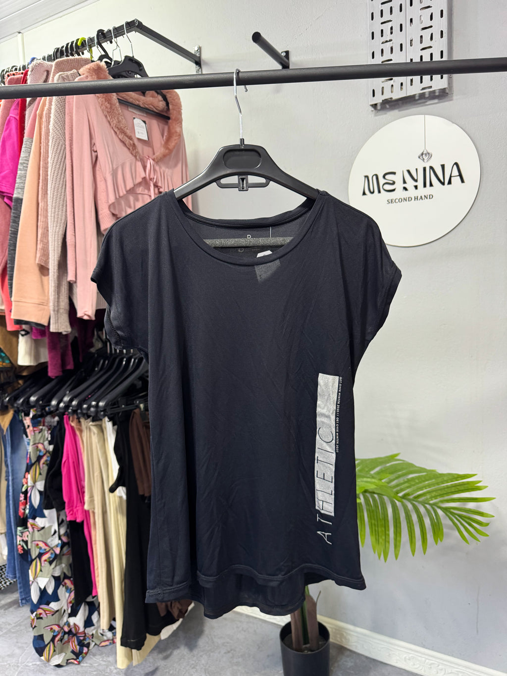 Remera negra Dryfit deportiva