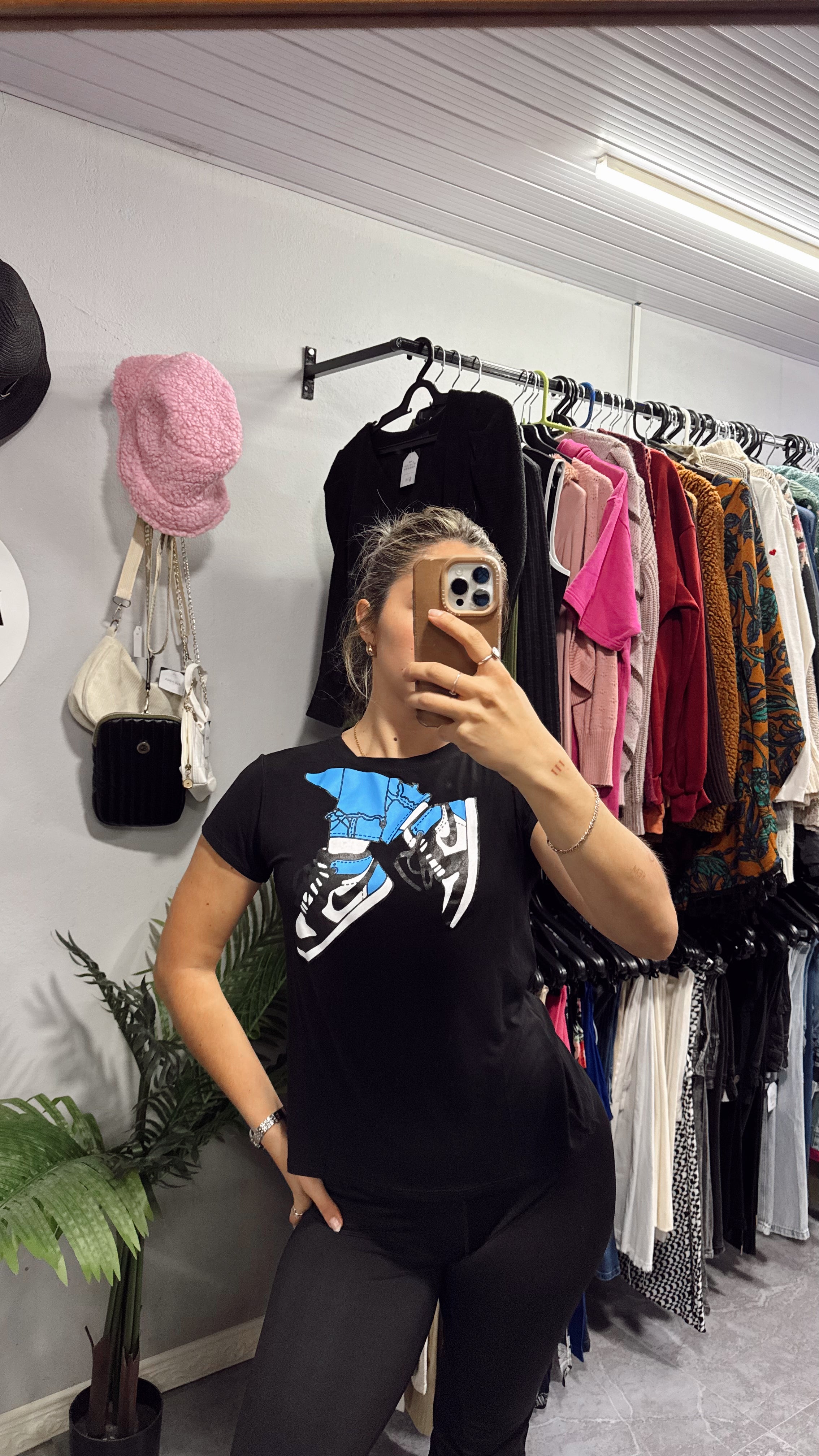 Remera negra Nike imitación
