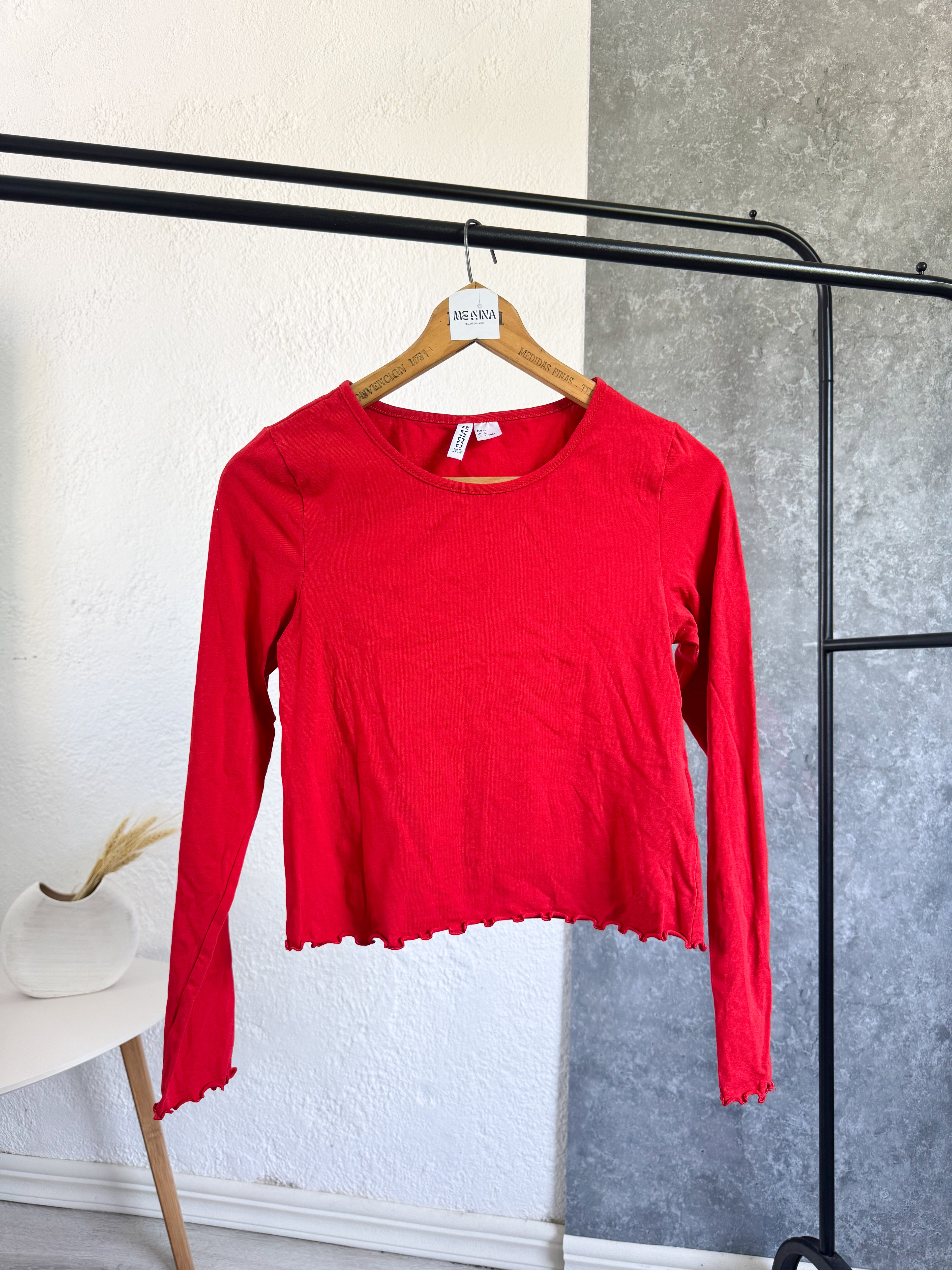 Remerita roja H&M talle M
