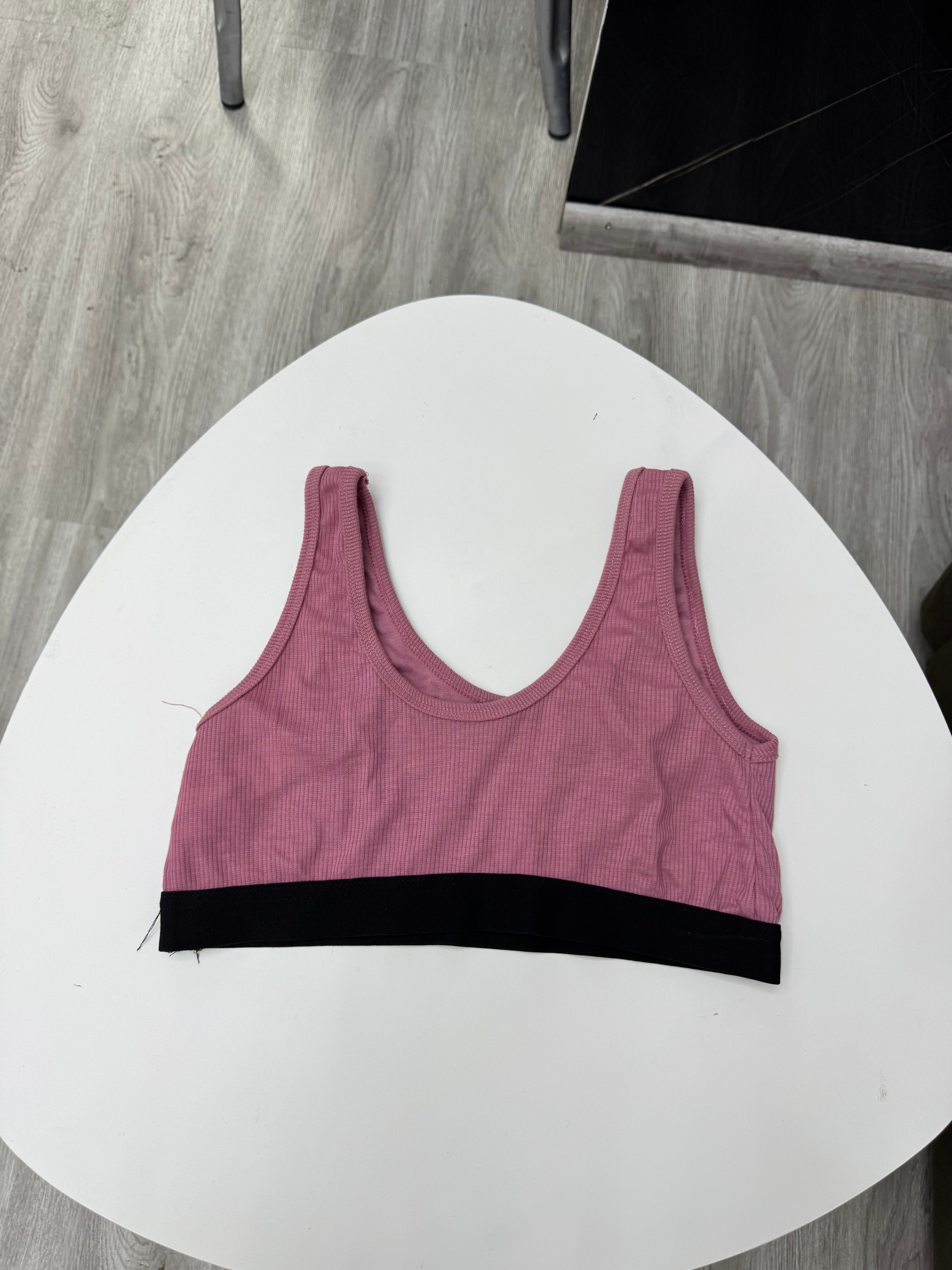 Top deportivo rosado