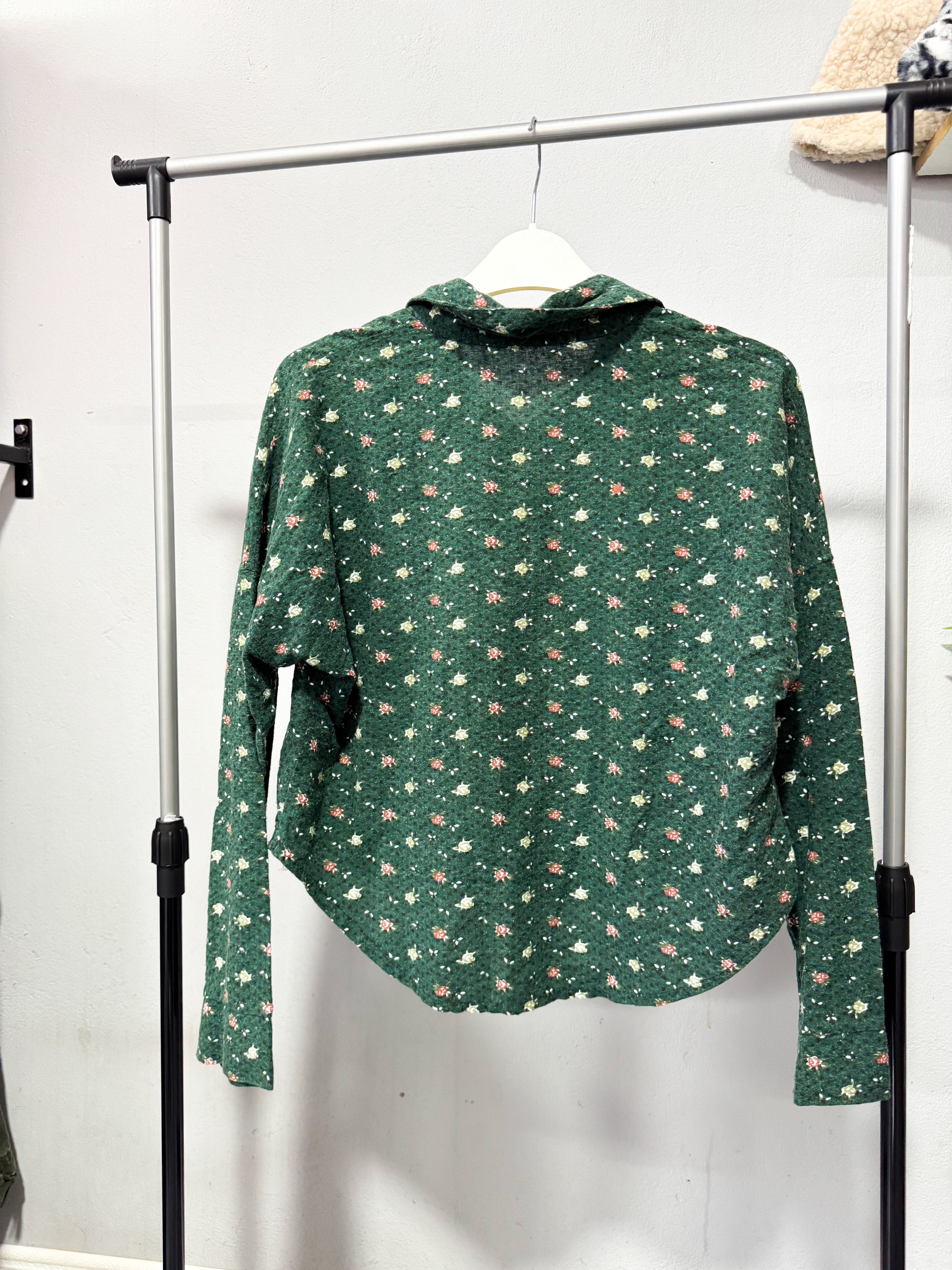 Camisa verde estampada gruesita