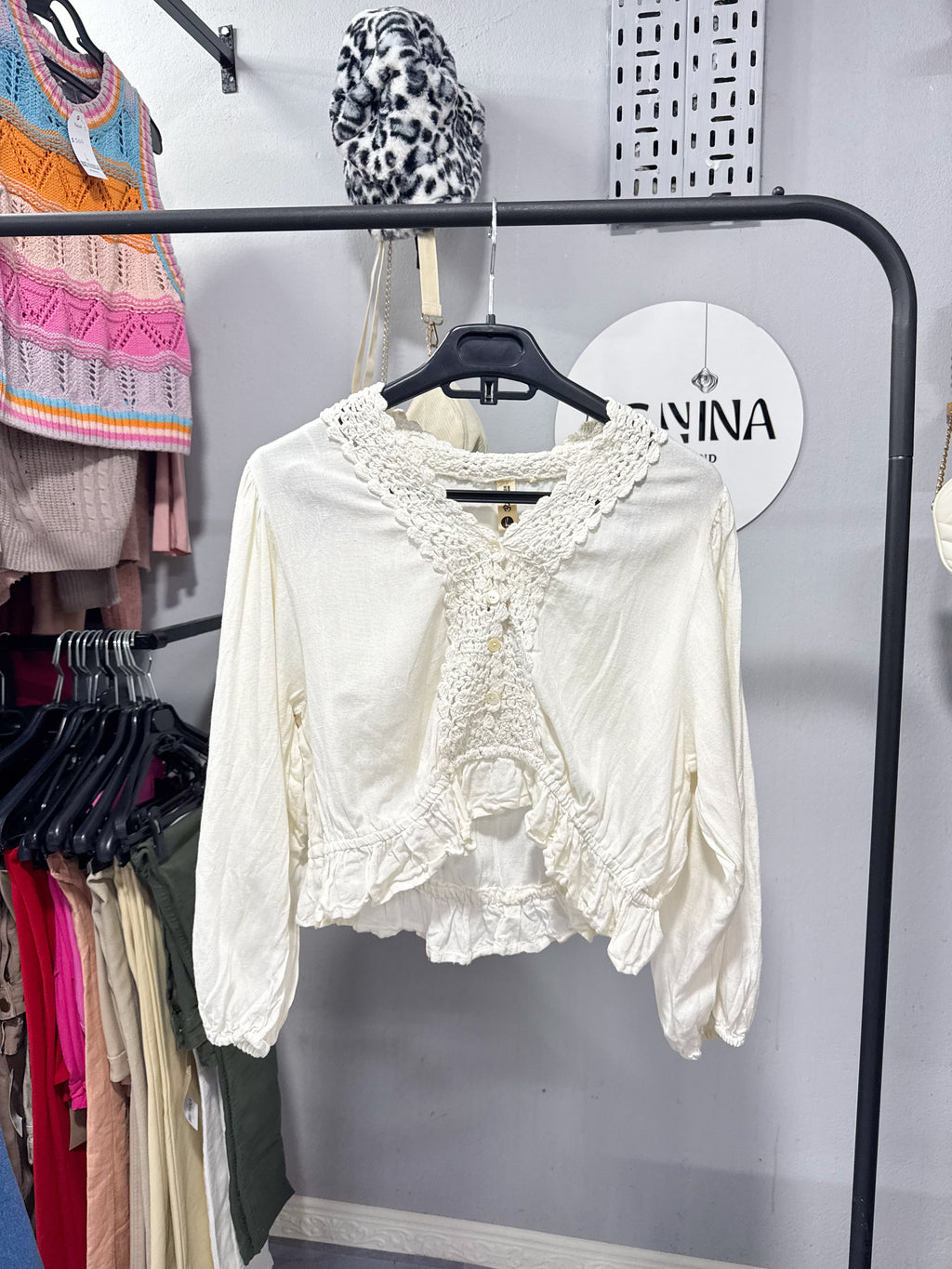 Blusa beige tipo lino