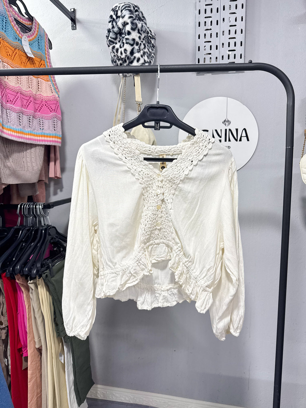 Blusa beige tipo lino