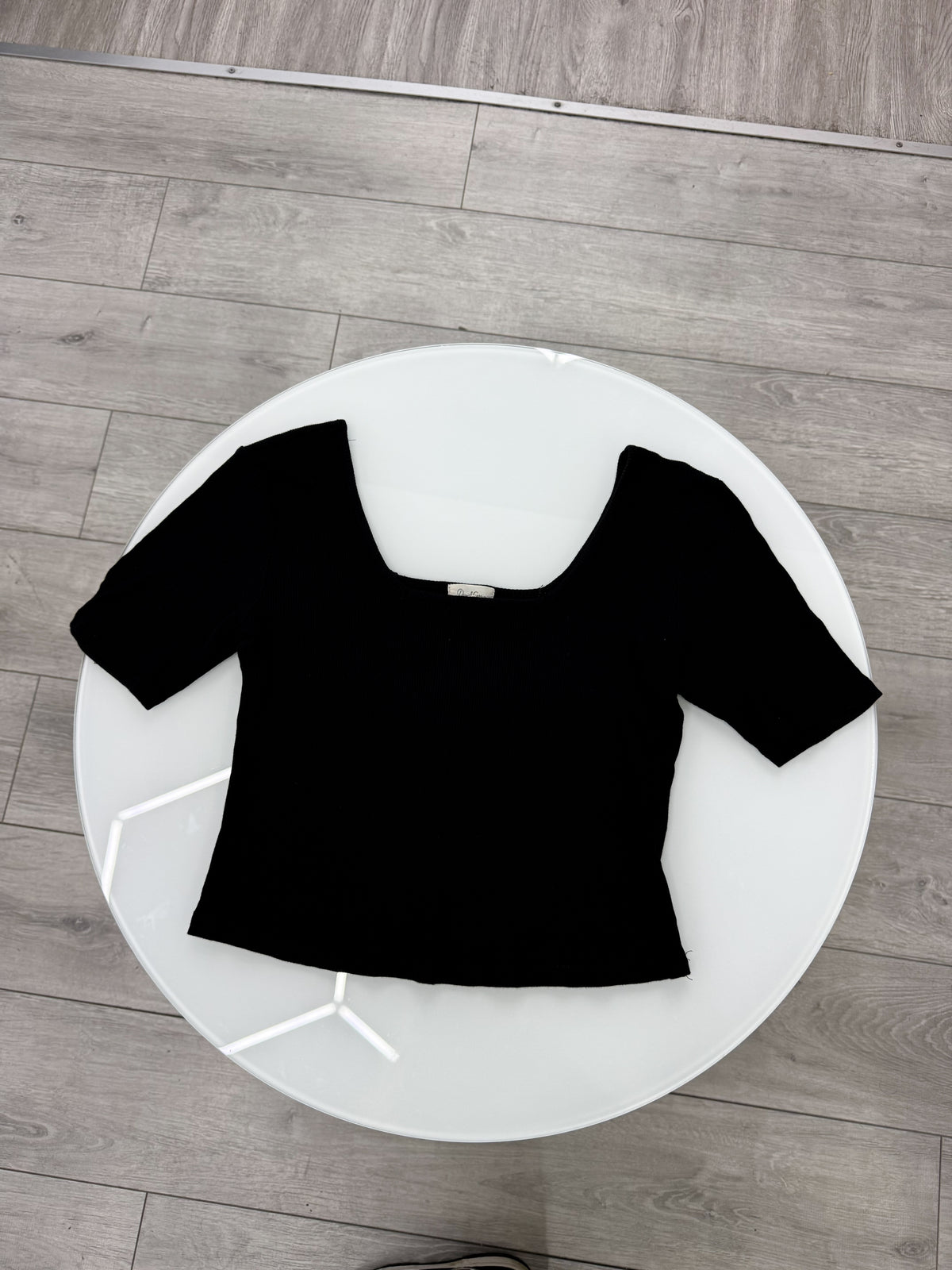 Remerita básica manga corta negra