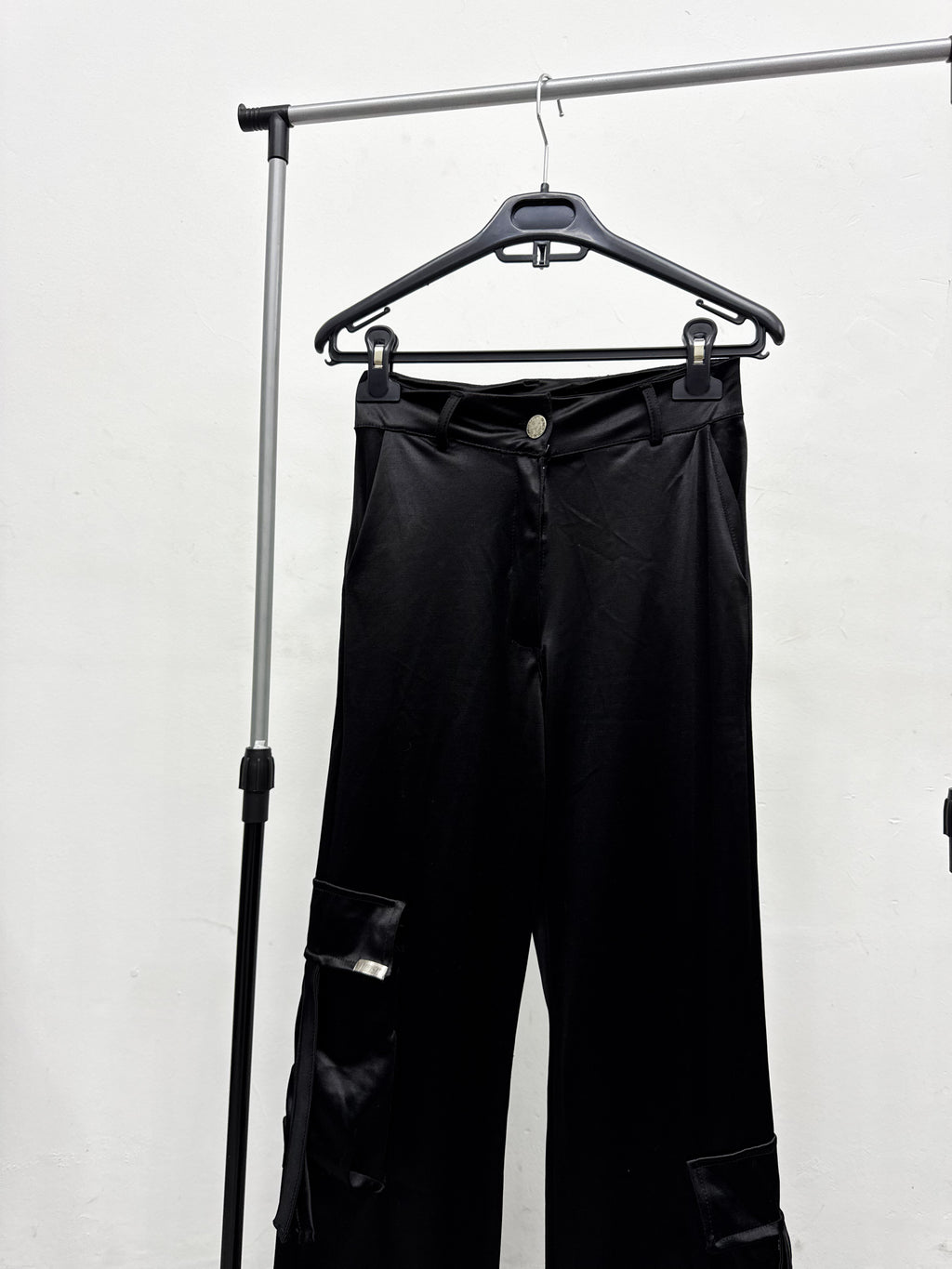 Cargo negro satinado