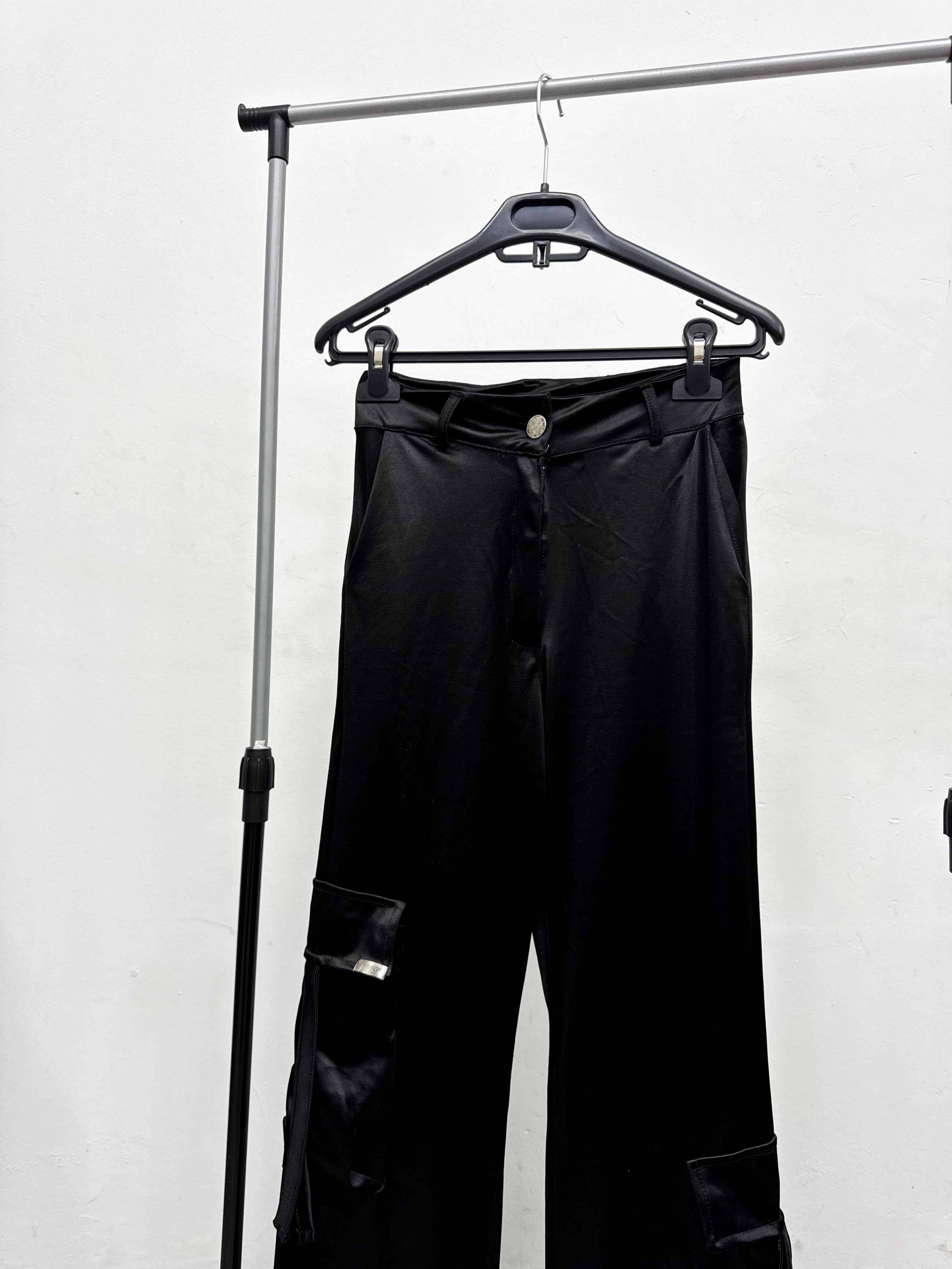 Cargo negro satinado