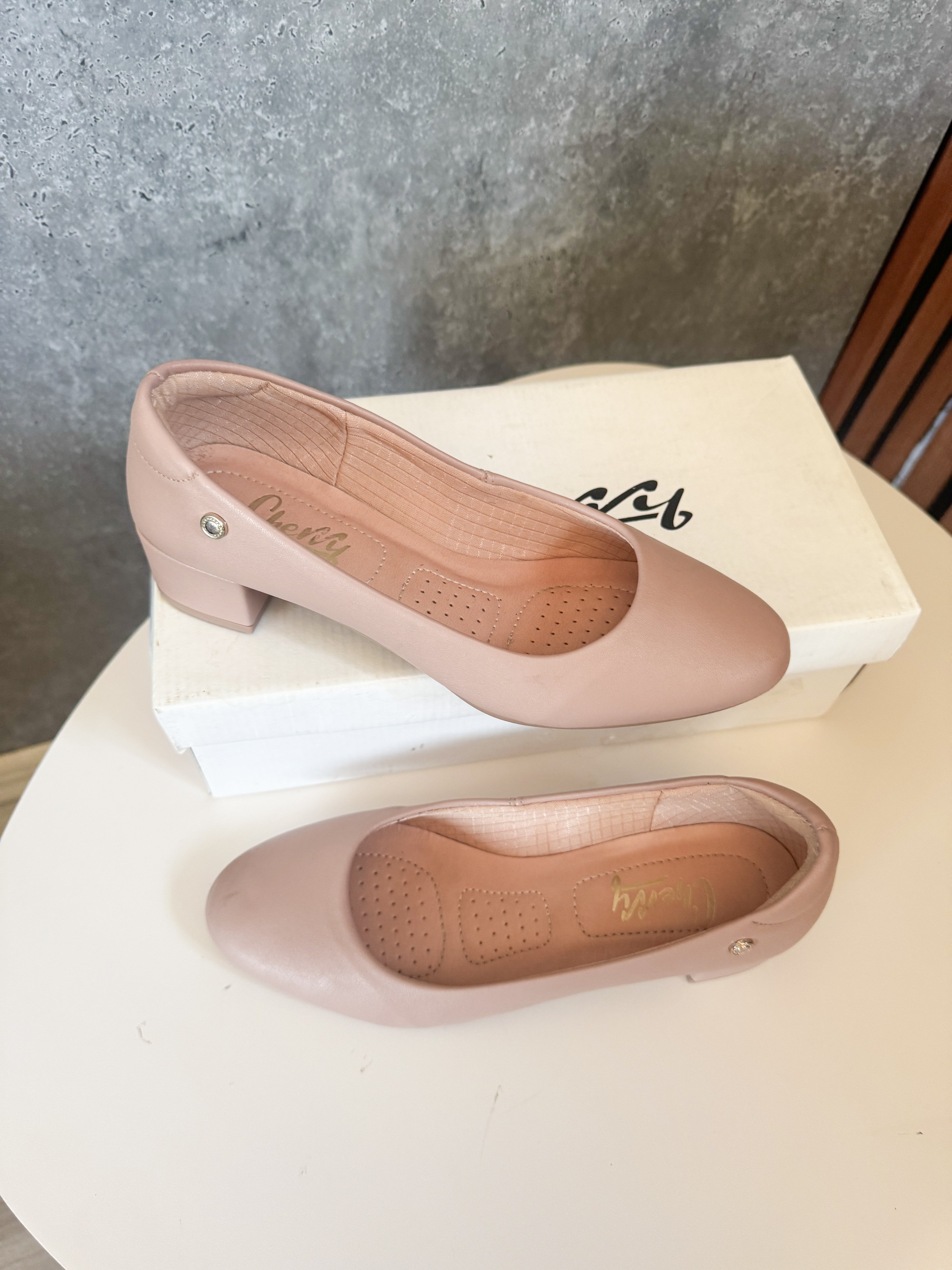 Calzado tipo suecos color rosa viejo