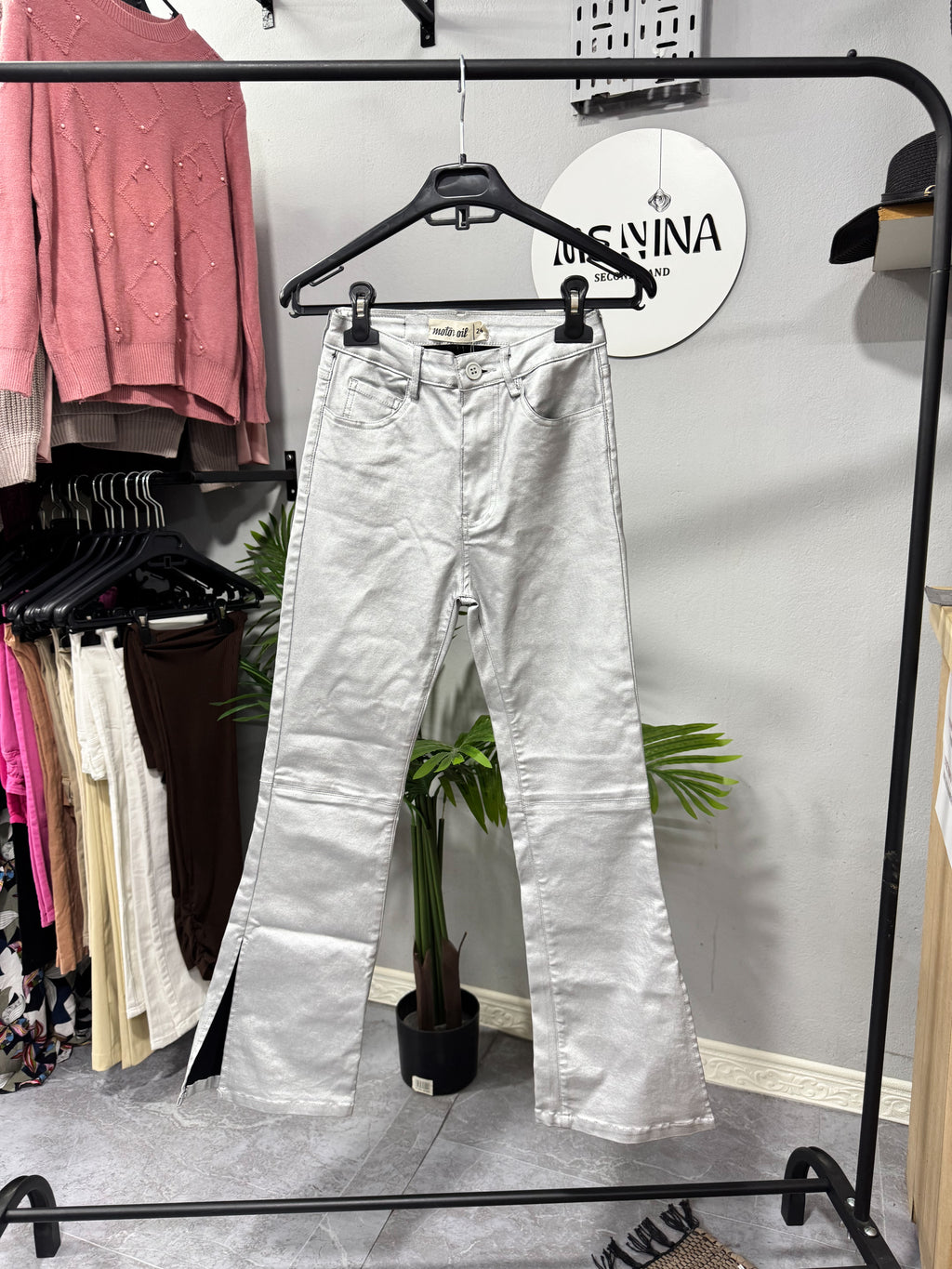 Pantalón ancho plateado