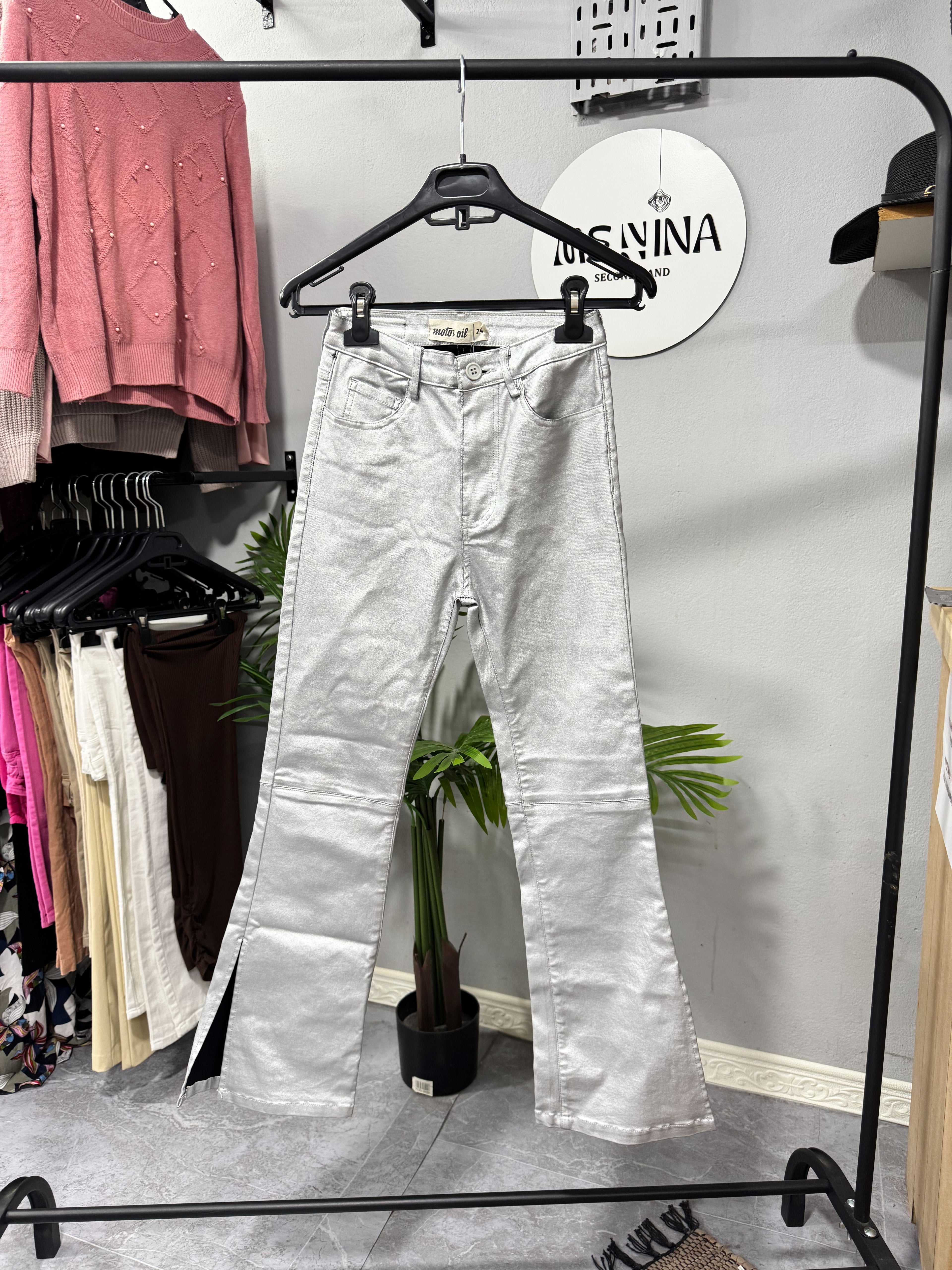 Pantalón ancho plateado