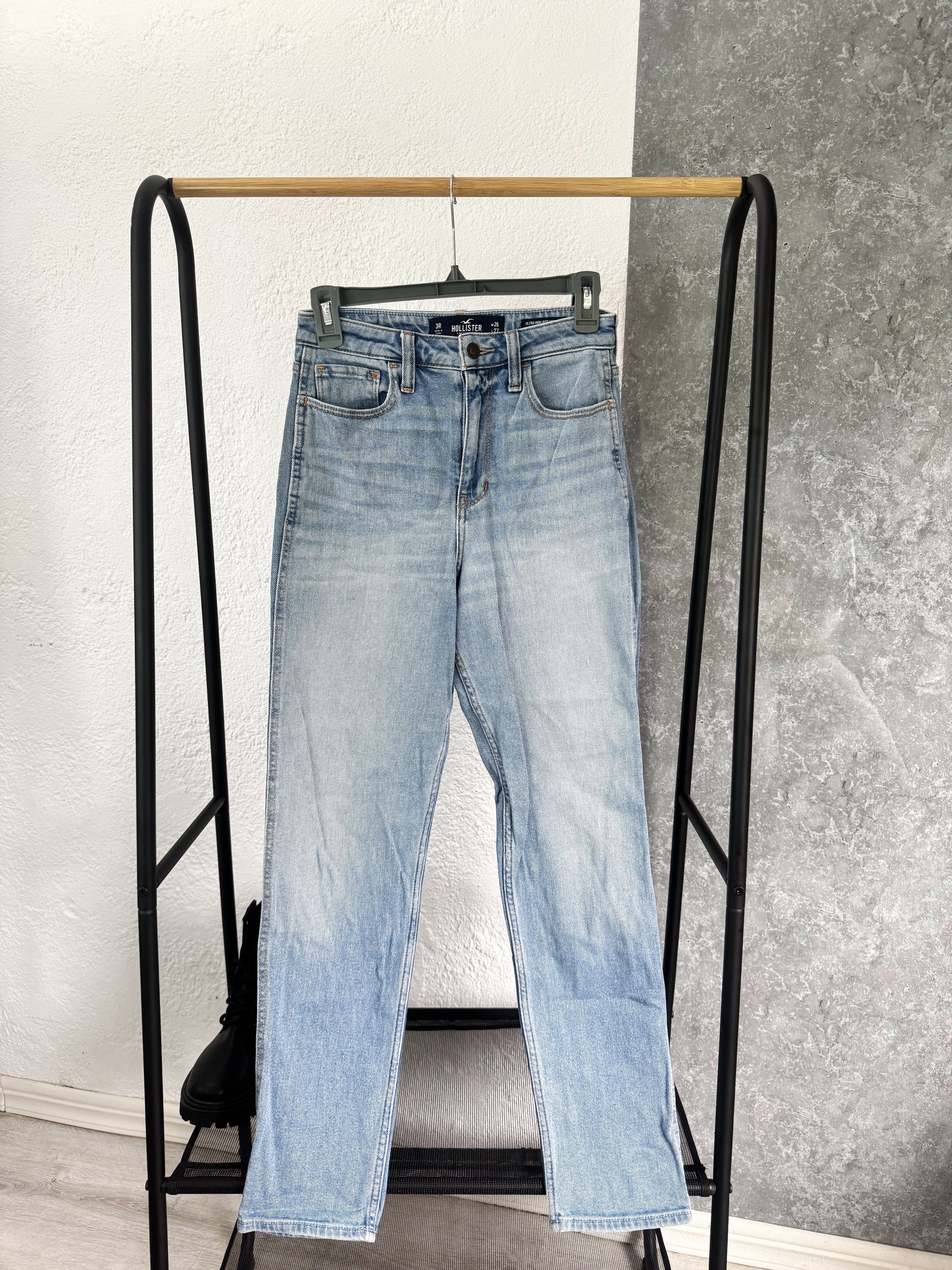 Jean Hollister talle 26