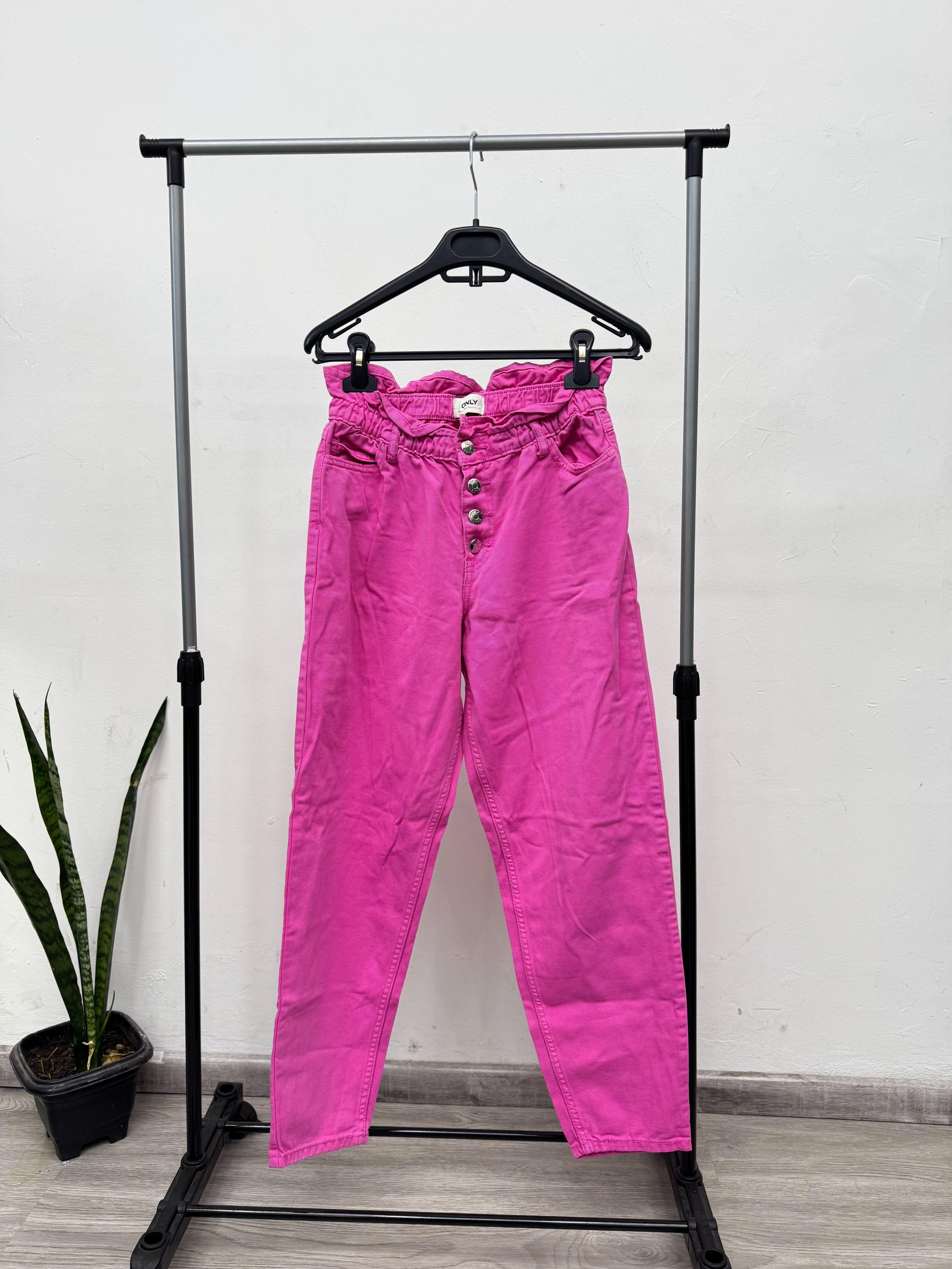 Pantalón rosado Only
