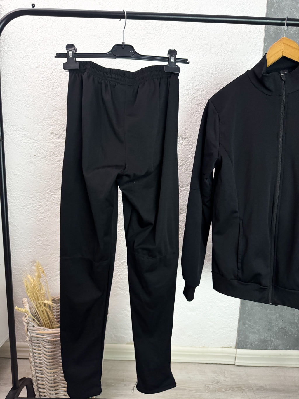 Conjunto deportivo negro talle S