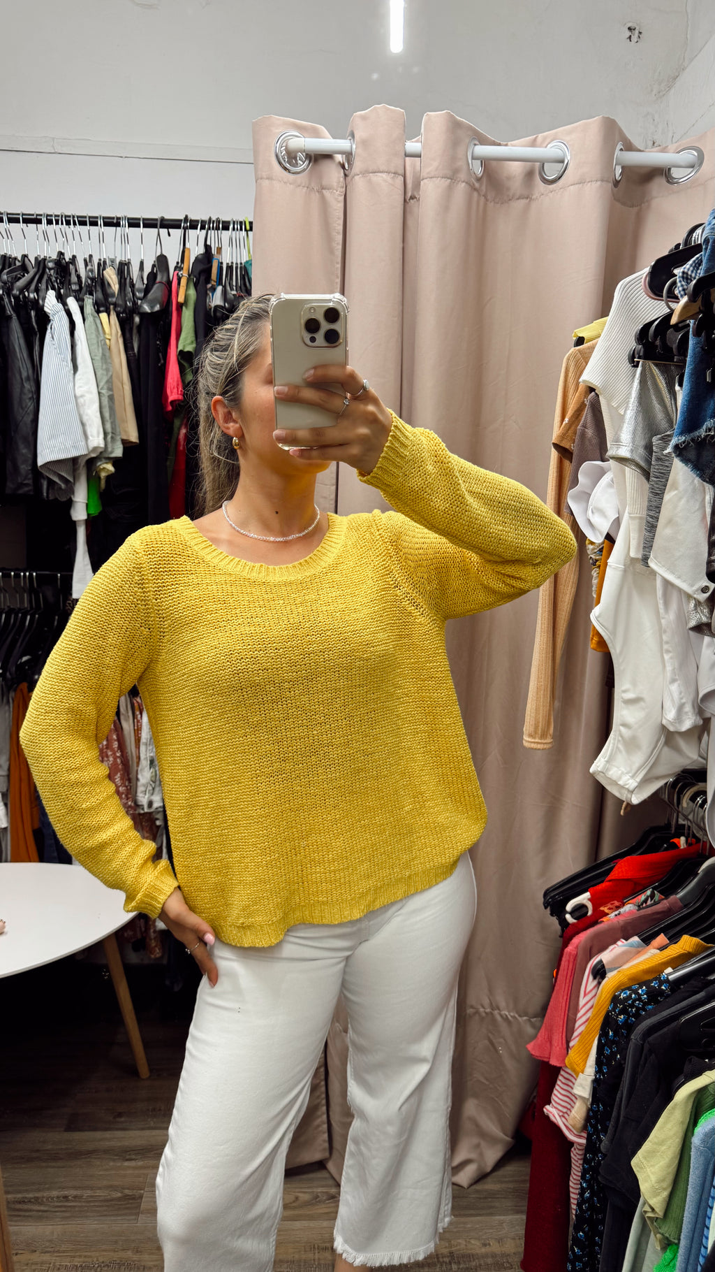 Buzo de hilo amarillo