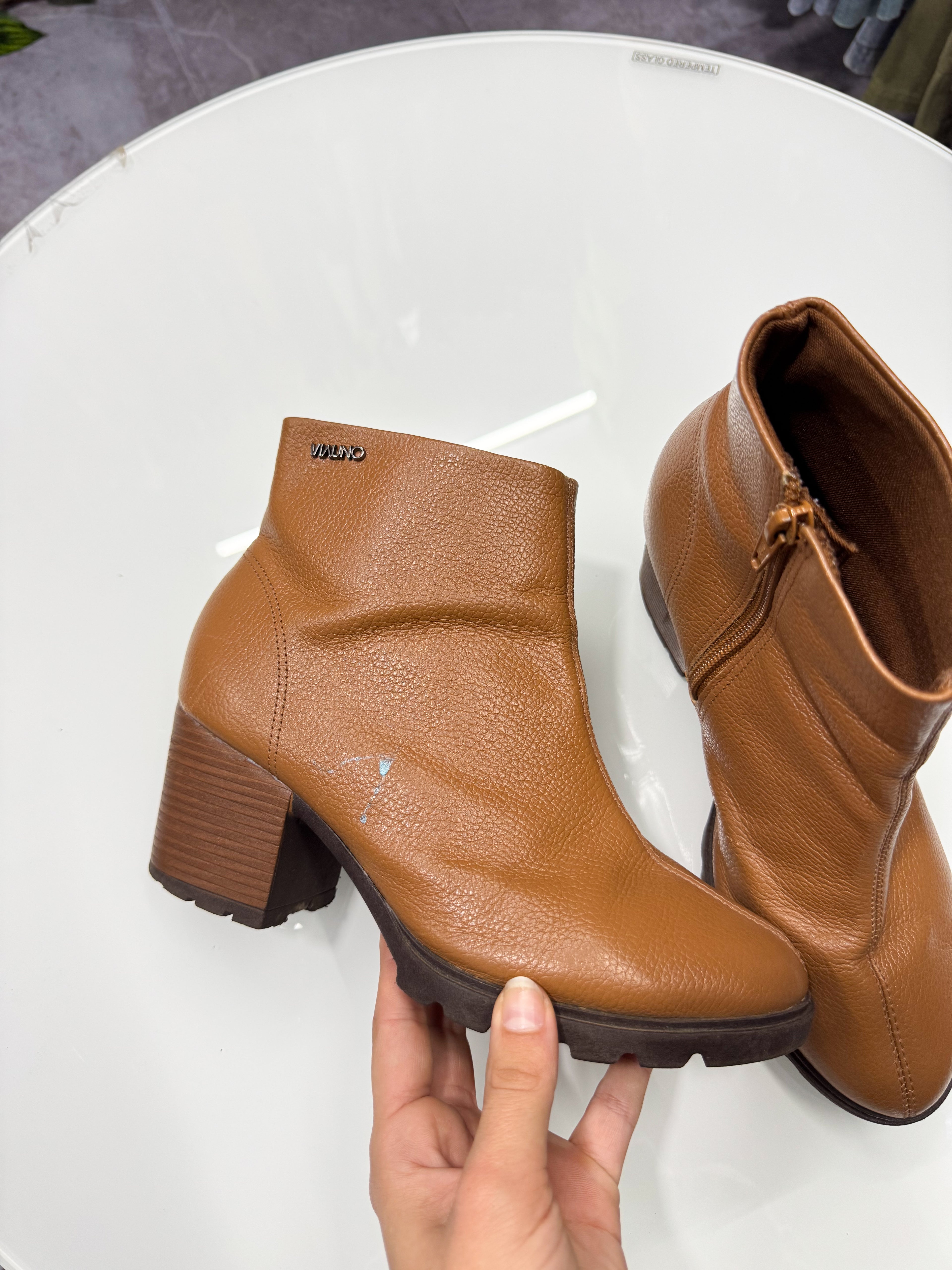 Botas cuero marrones VIAUNO