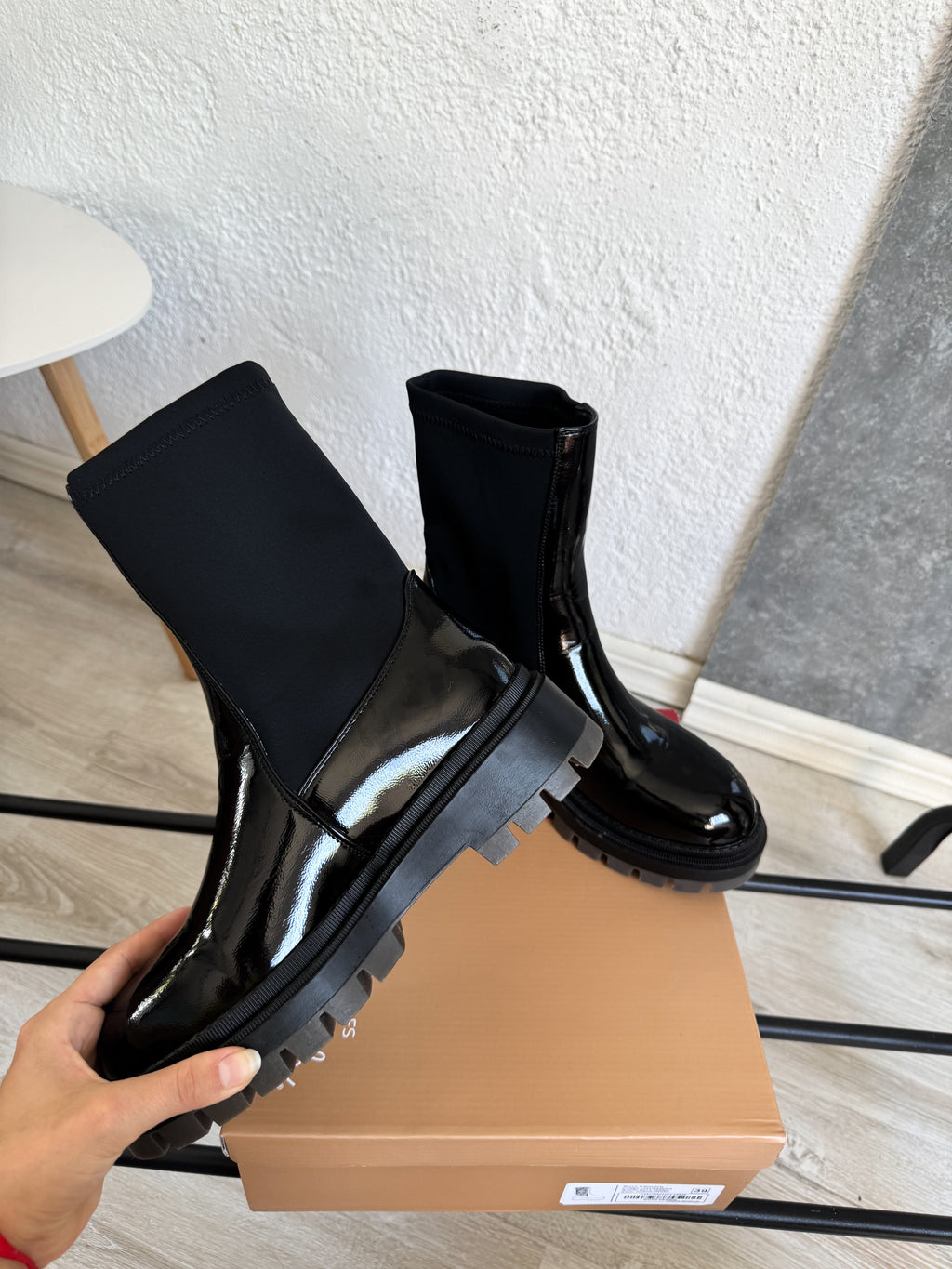 Botas negras NUEVAS en caja