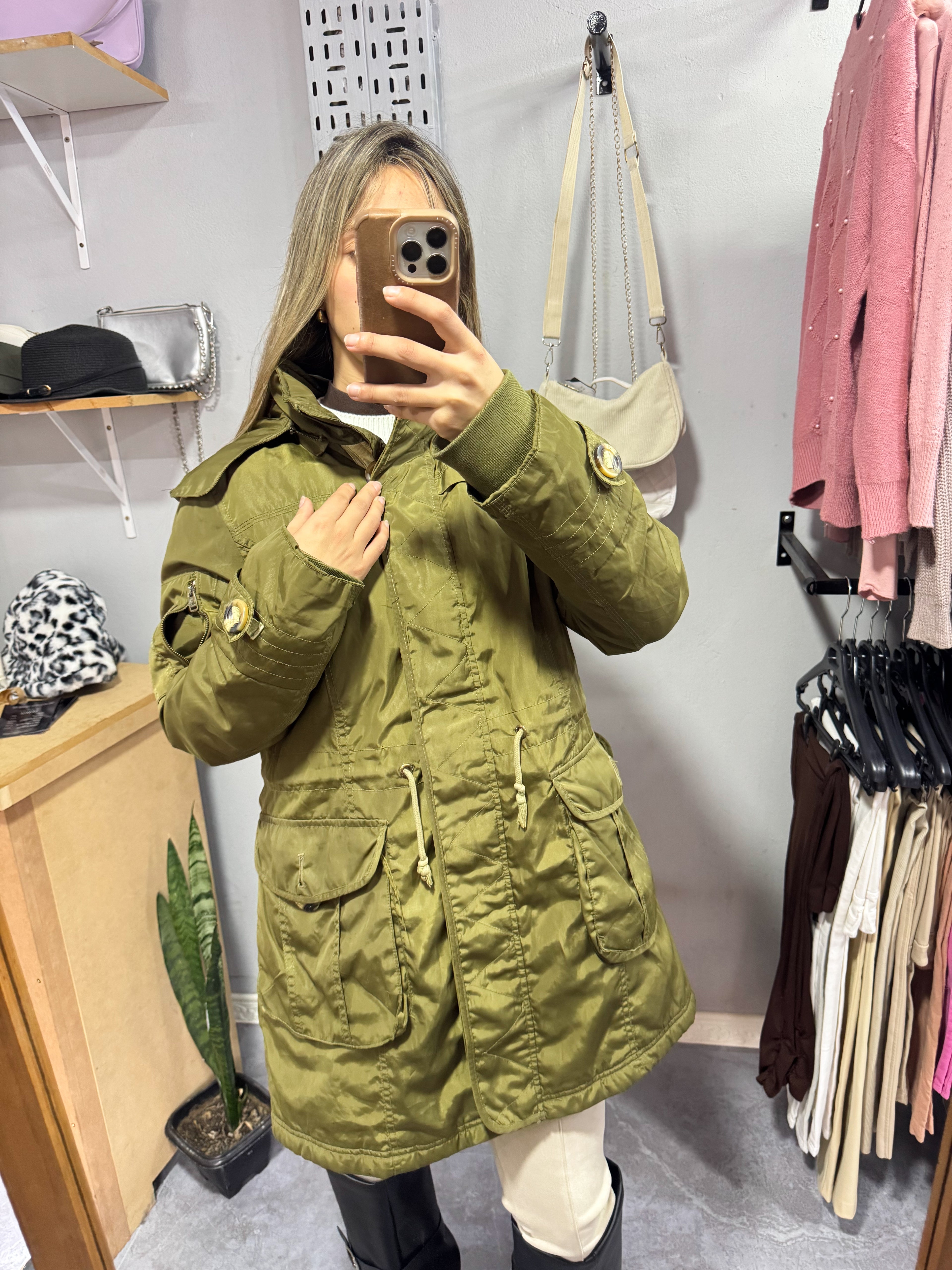 Campera de abrigo verde aceituna