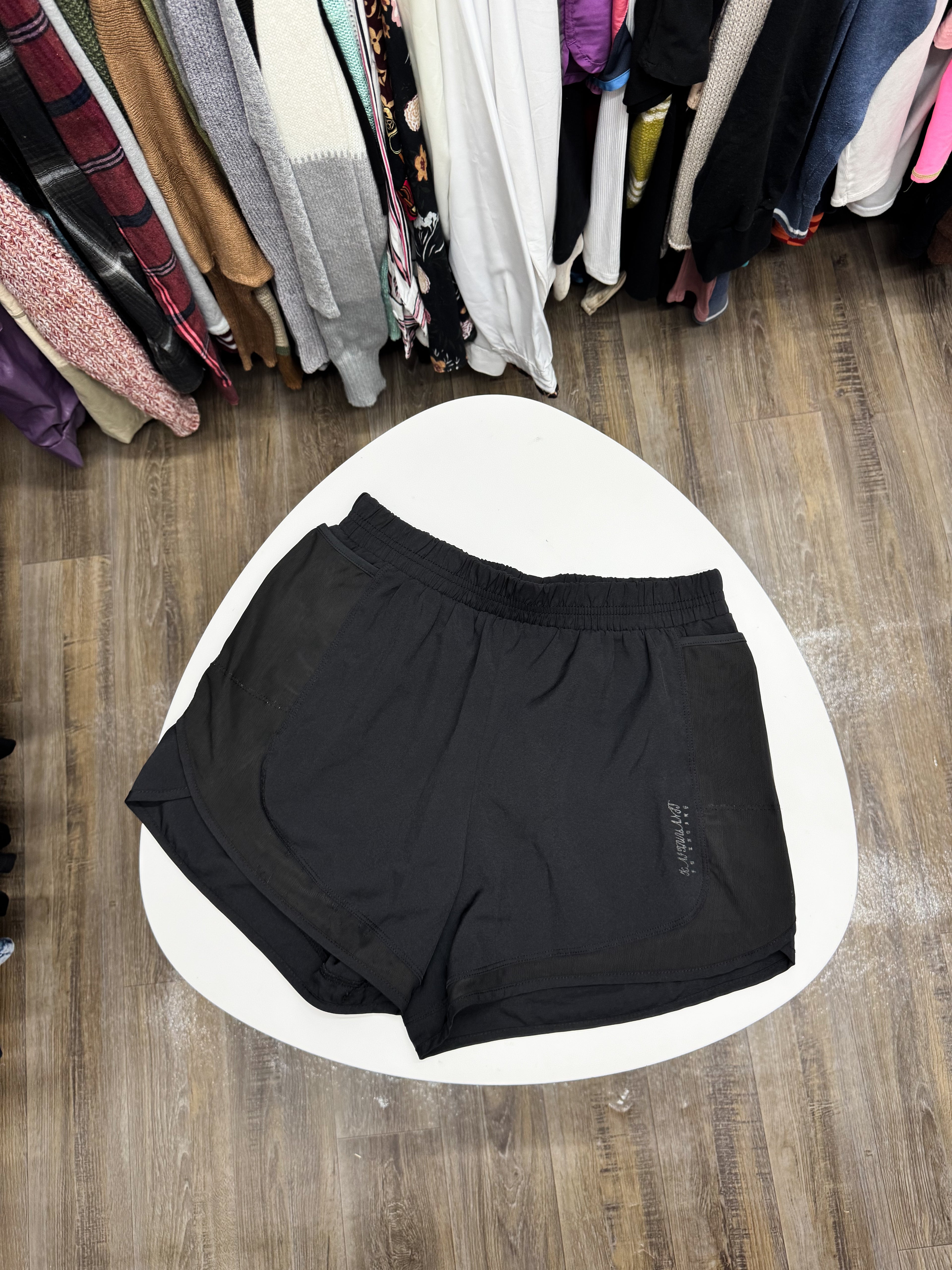 Short deportivo con calza abajo