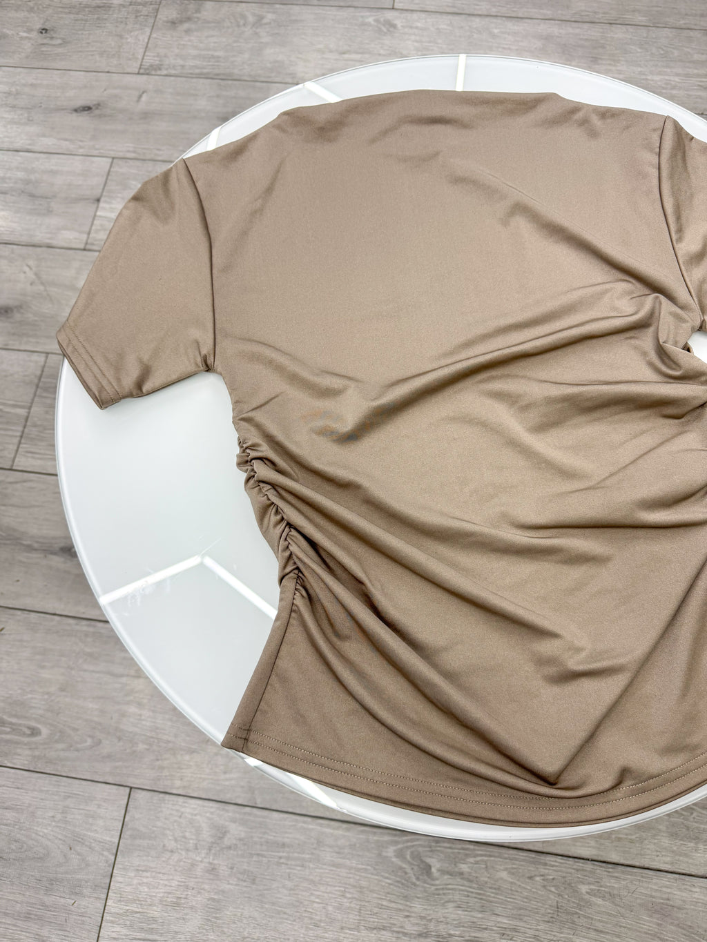 Remera beige con frunce Daniel Cassin talle L