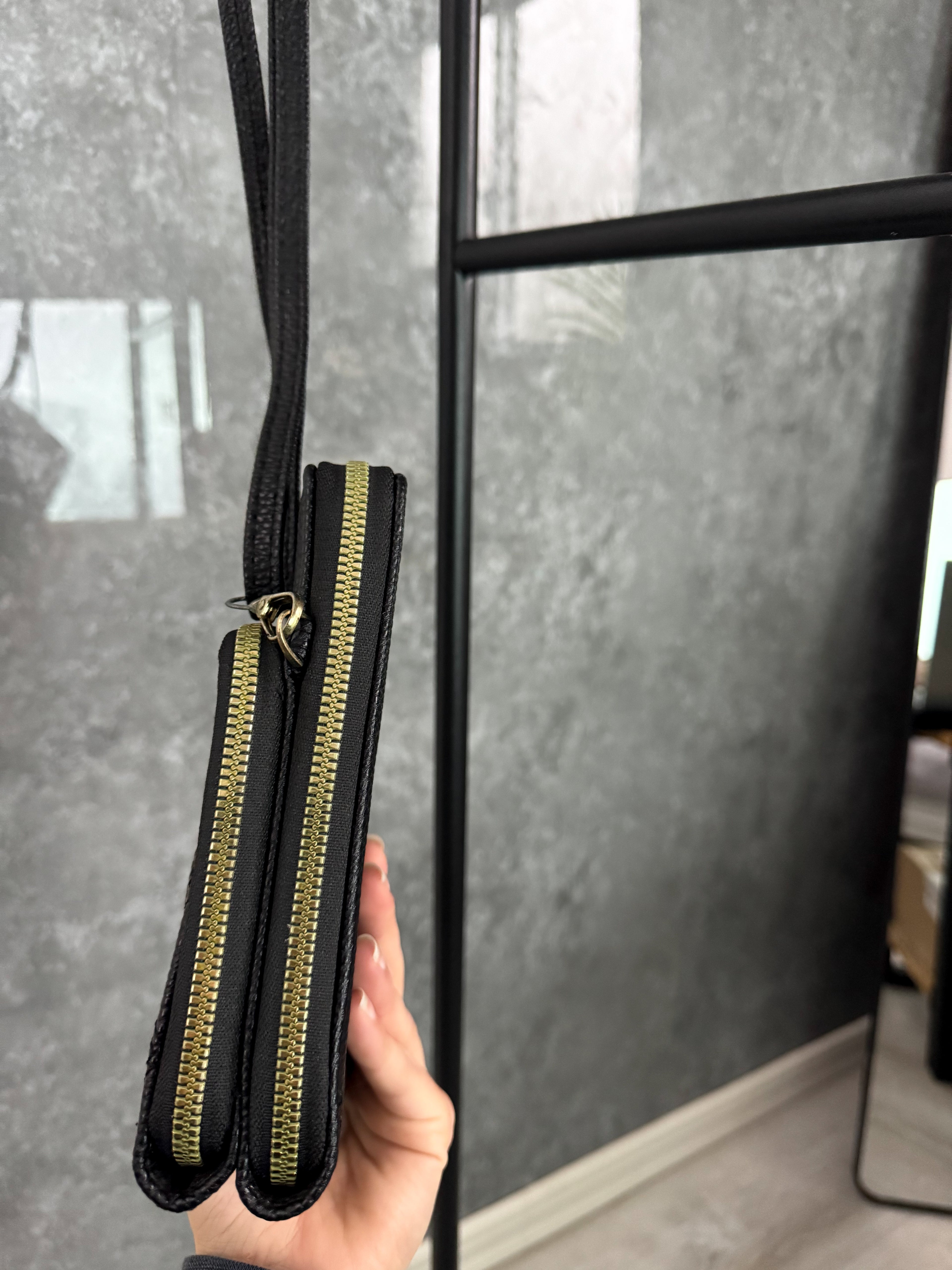 Cartera pequeña negra