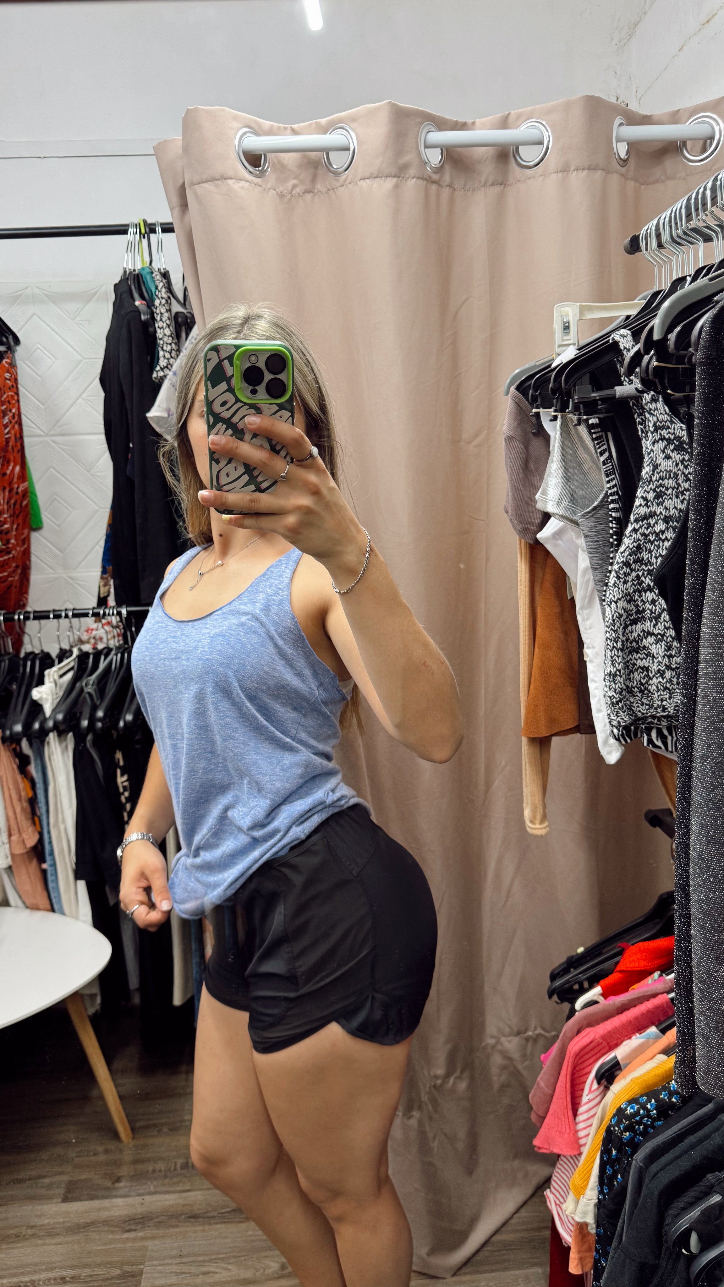 Short deportivo con calza abajo