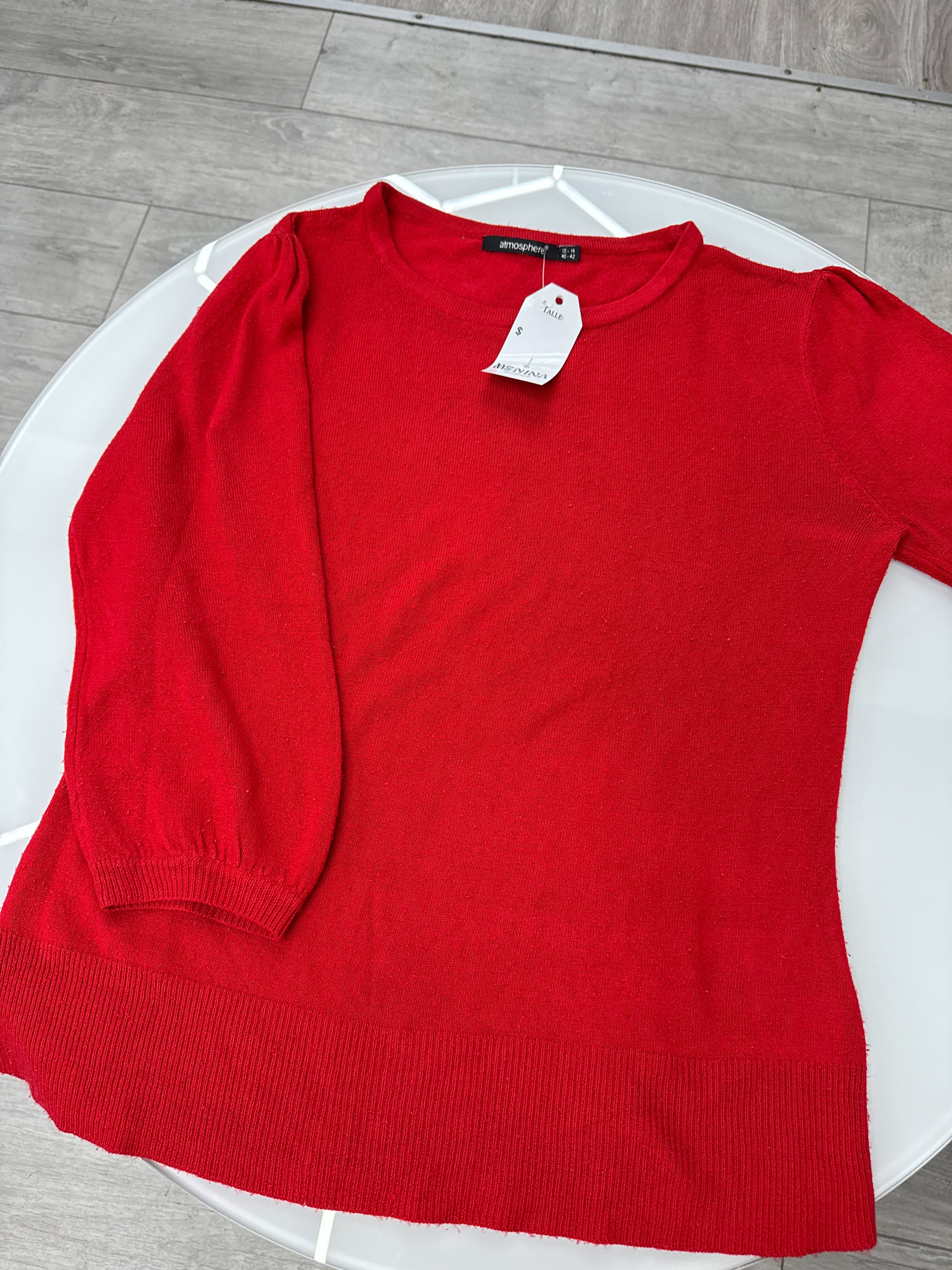 Buzo de hilo rojo Atmosphere talle S
