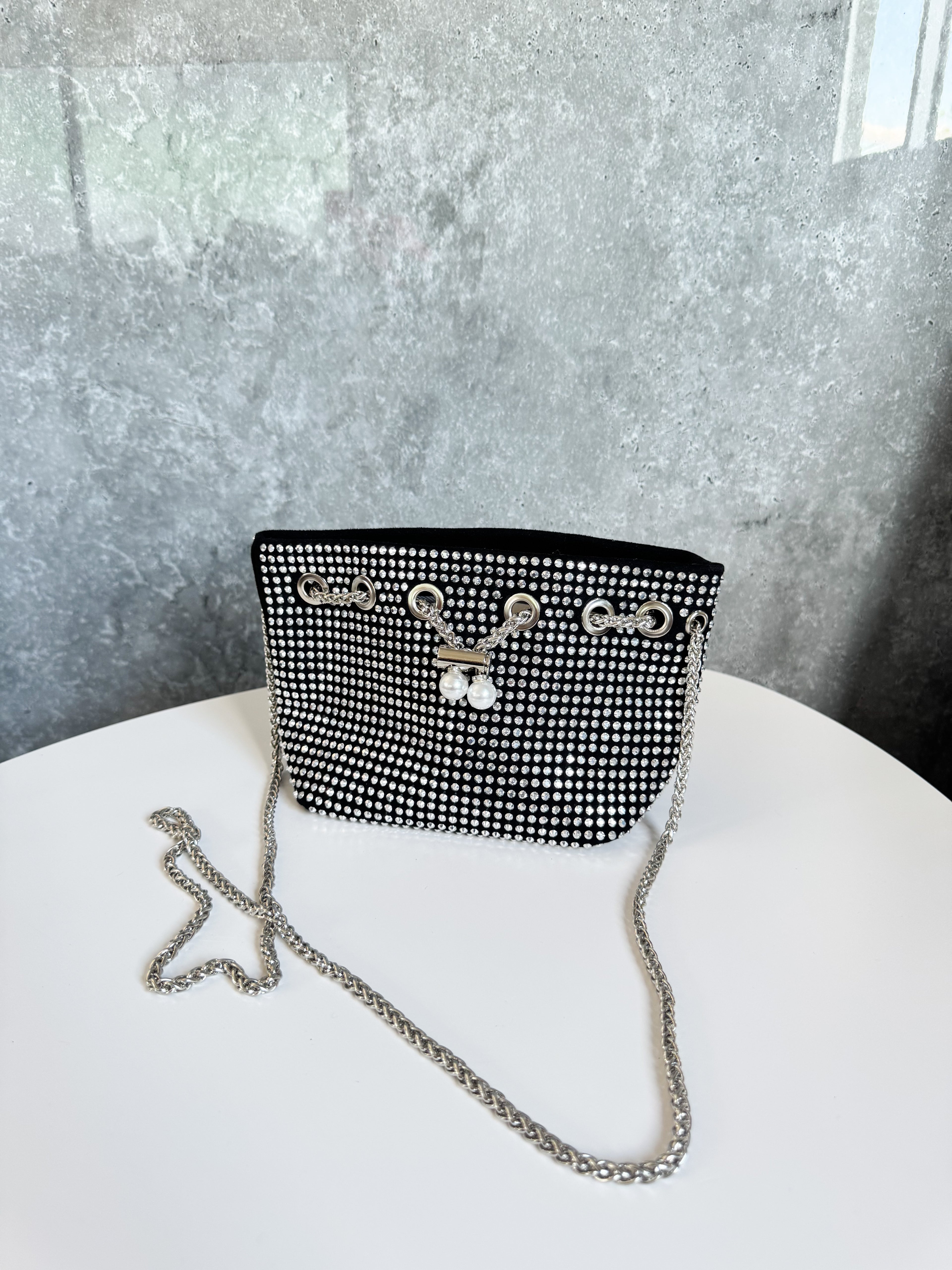 Cartera NUEVA negra con brillos