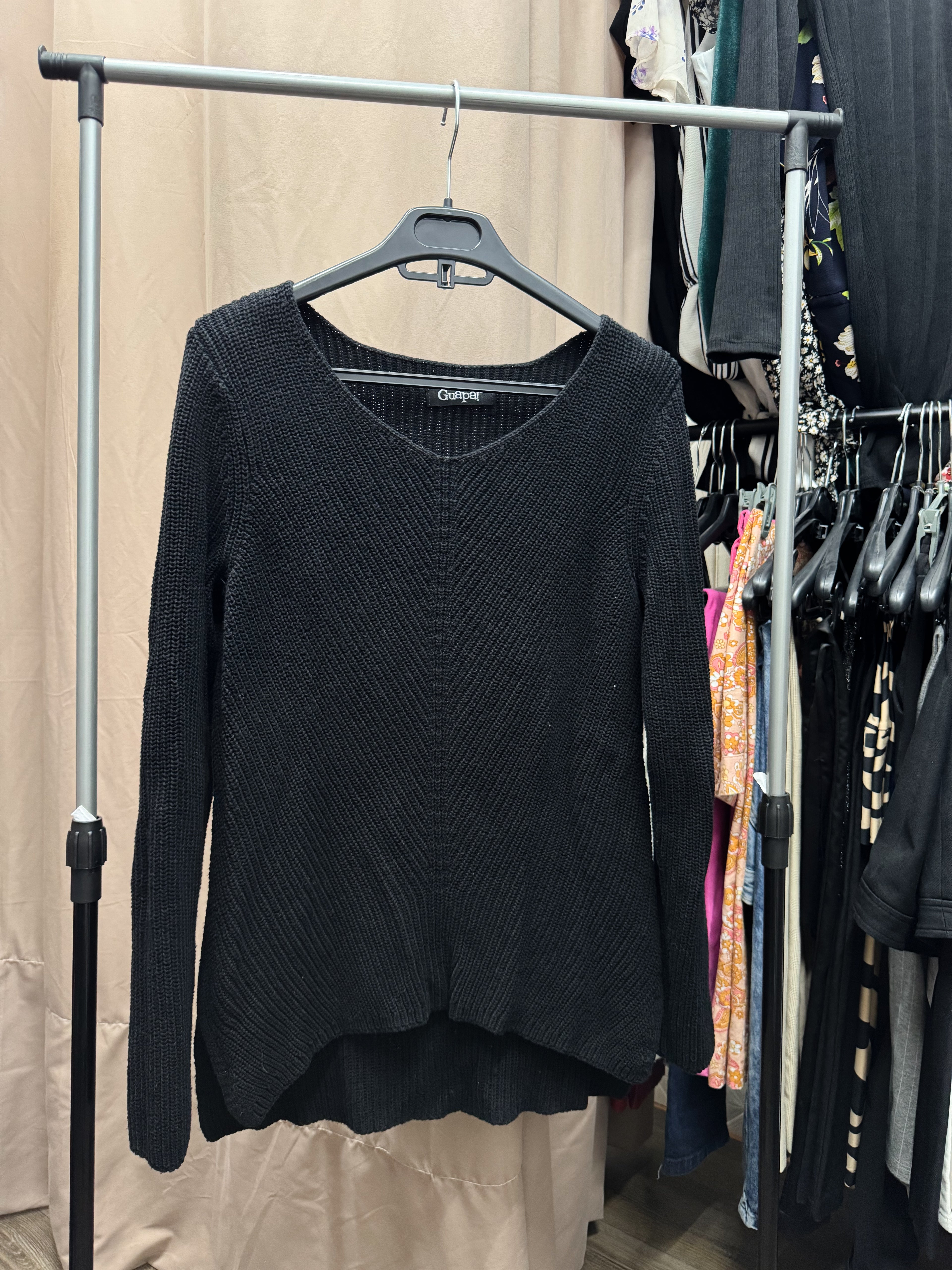 Buzo negro de hilo Guapa