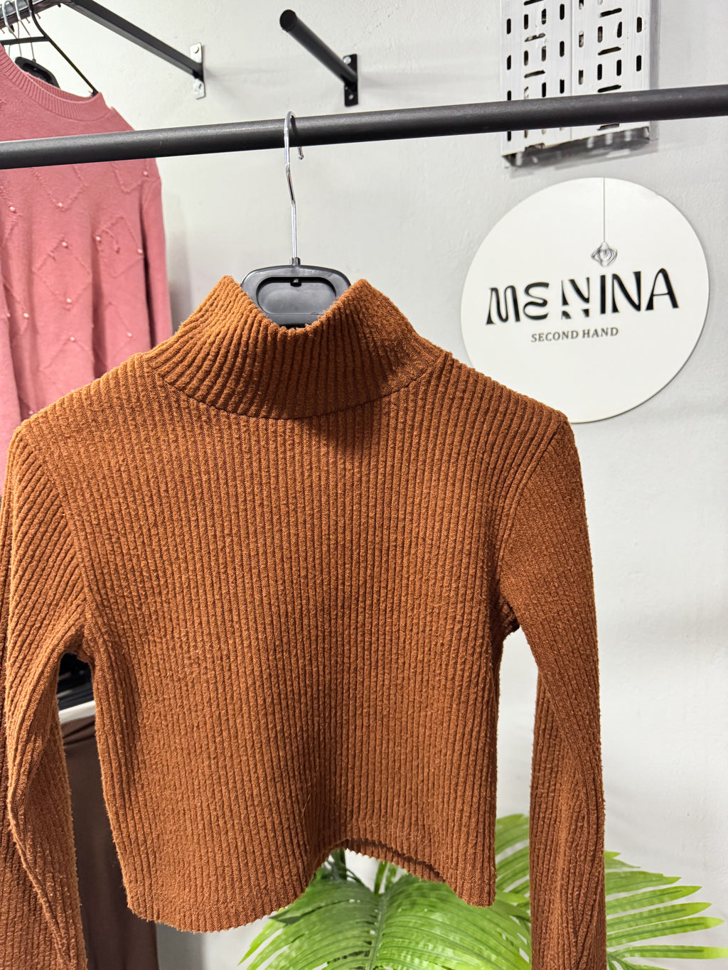 Polera marrón de lanilla