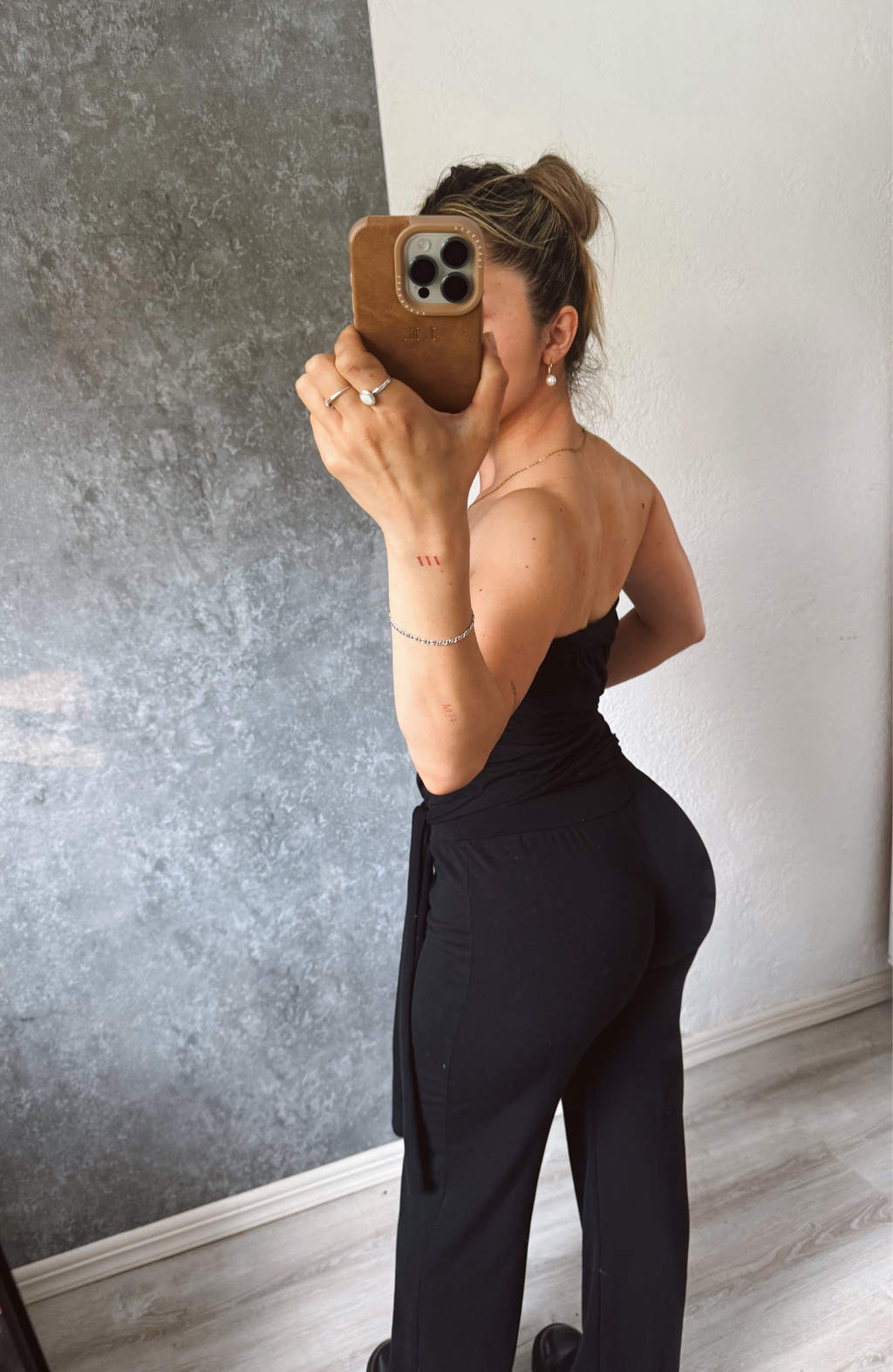 Mono largo strapless, color negro