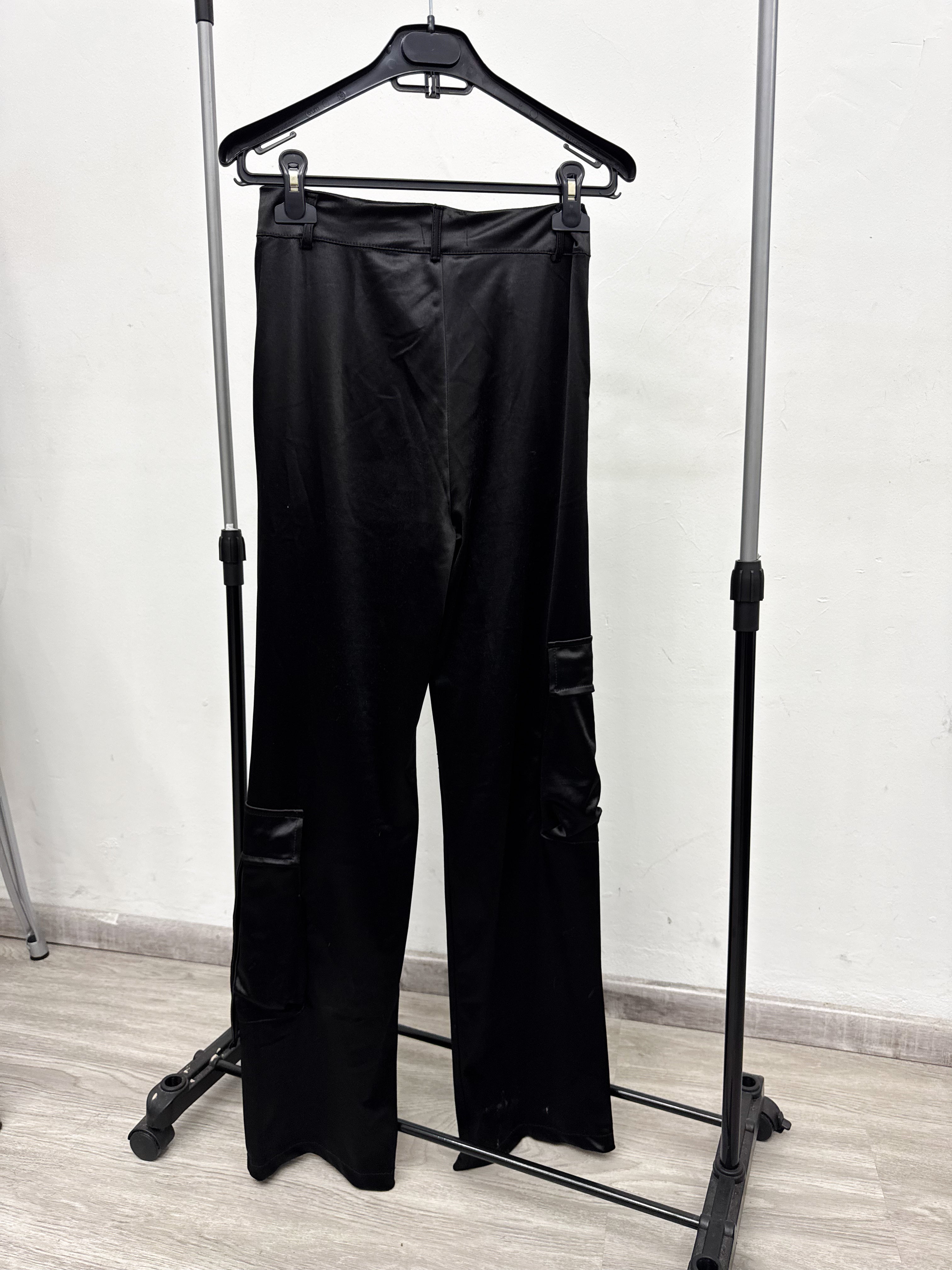 Cargo negro satinado