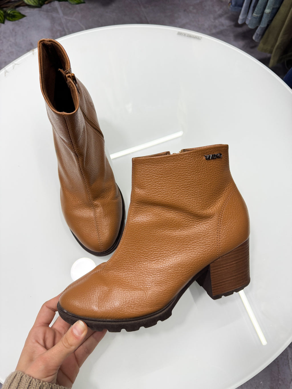 Botas cuero marrones VIAUNO