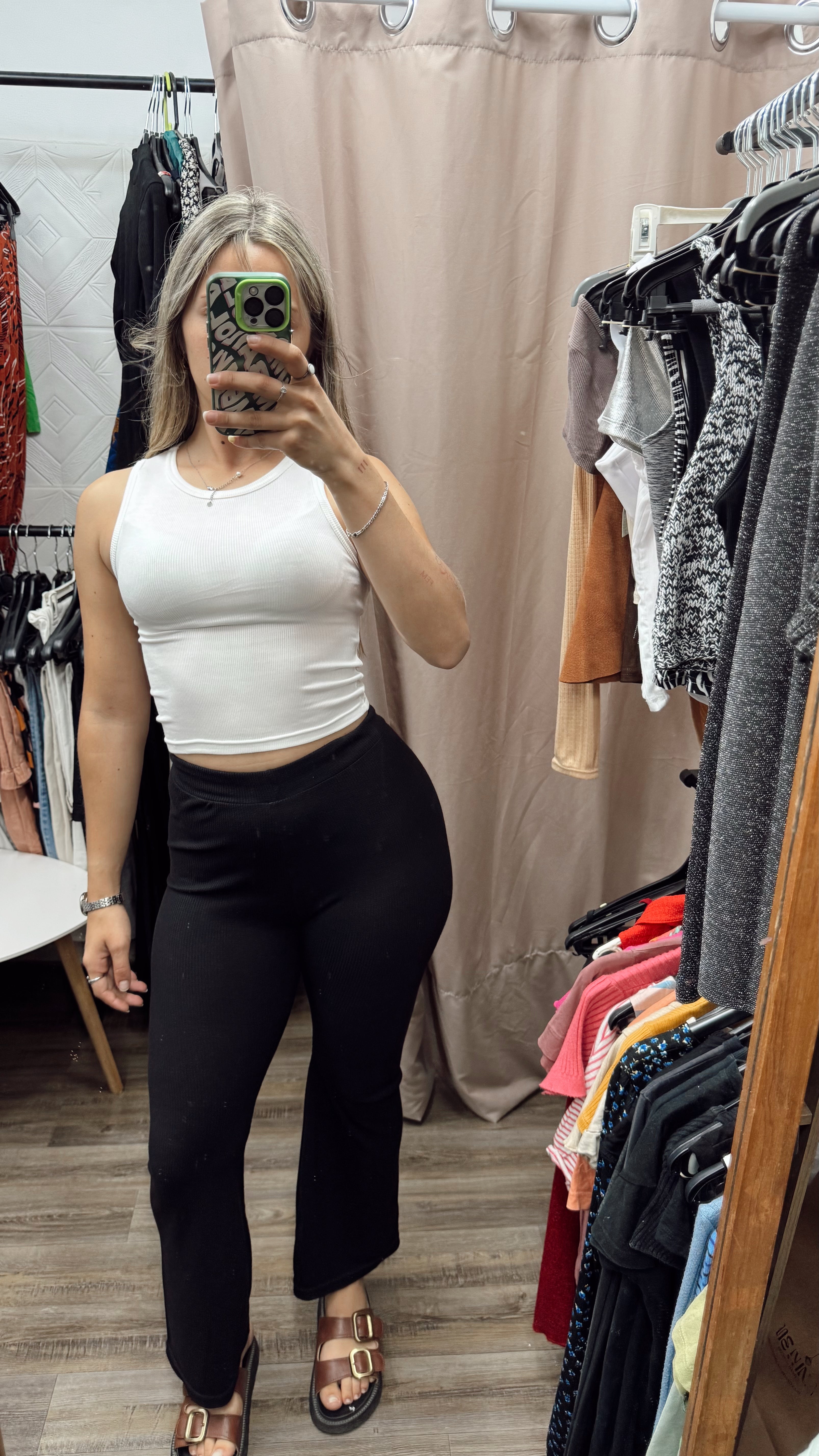 Pantalón de tela negro ancho