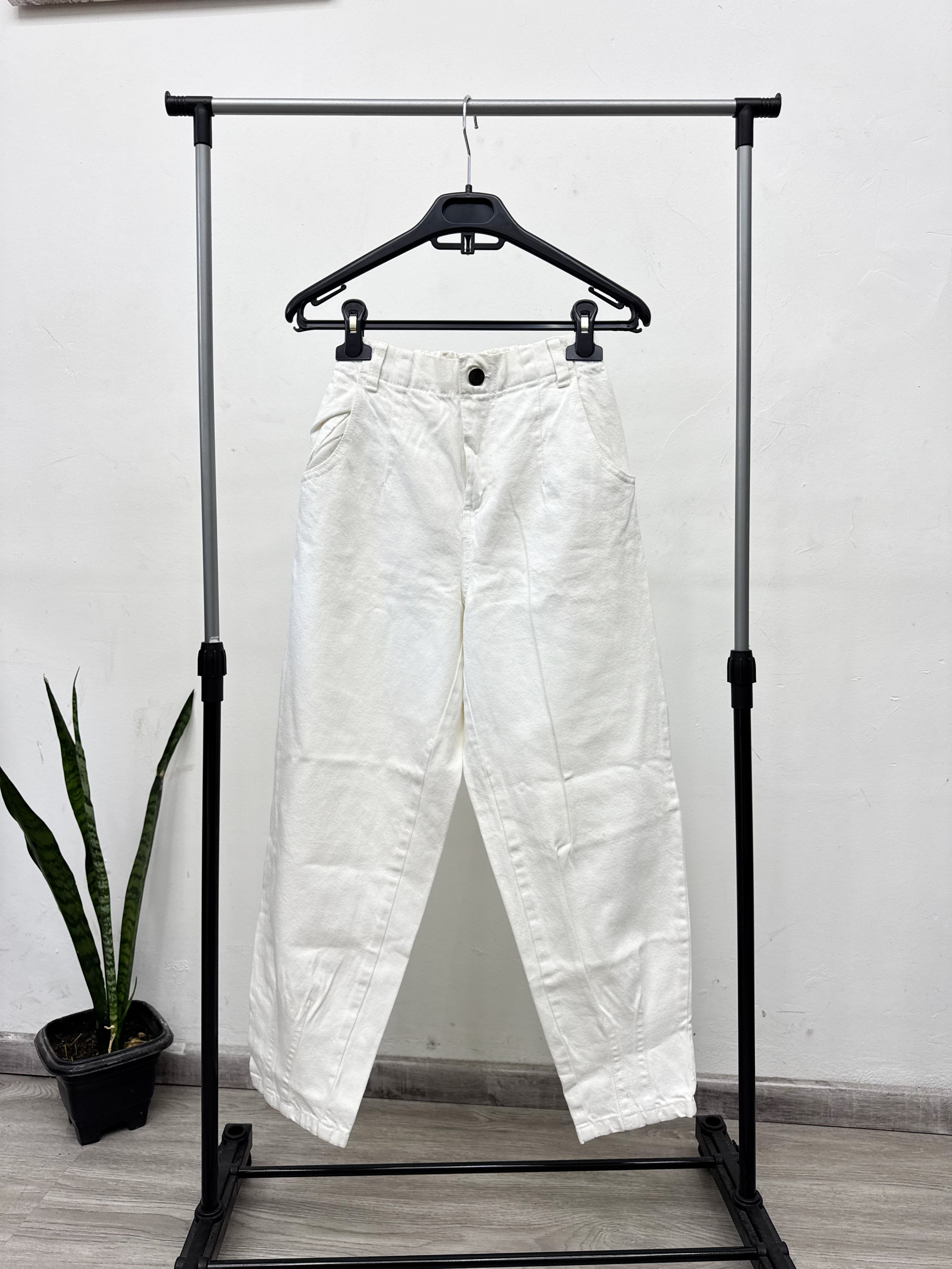Pantalón blanco mom