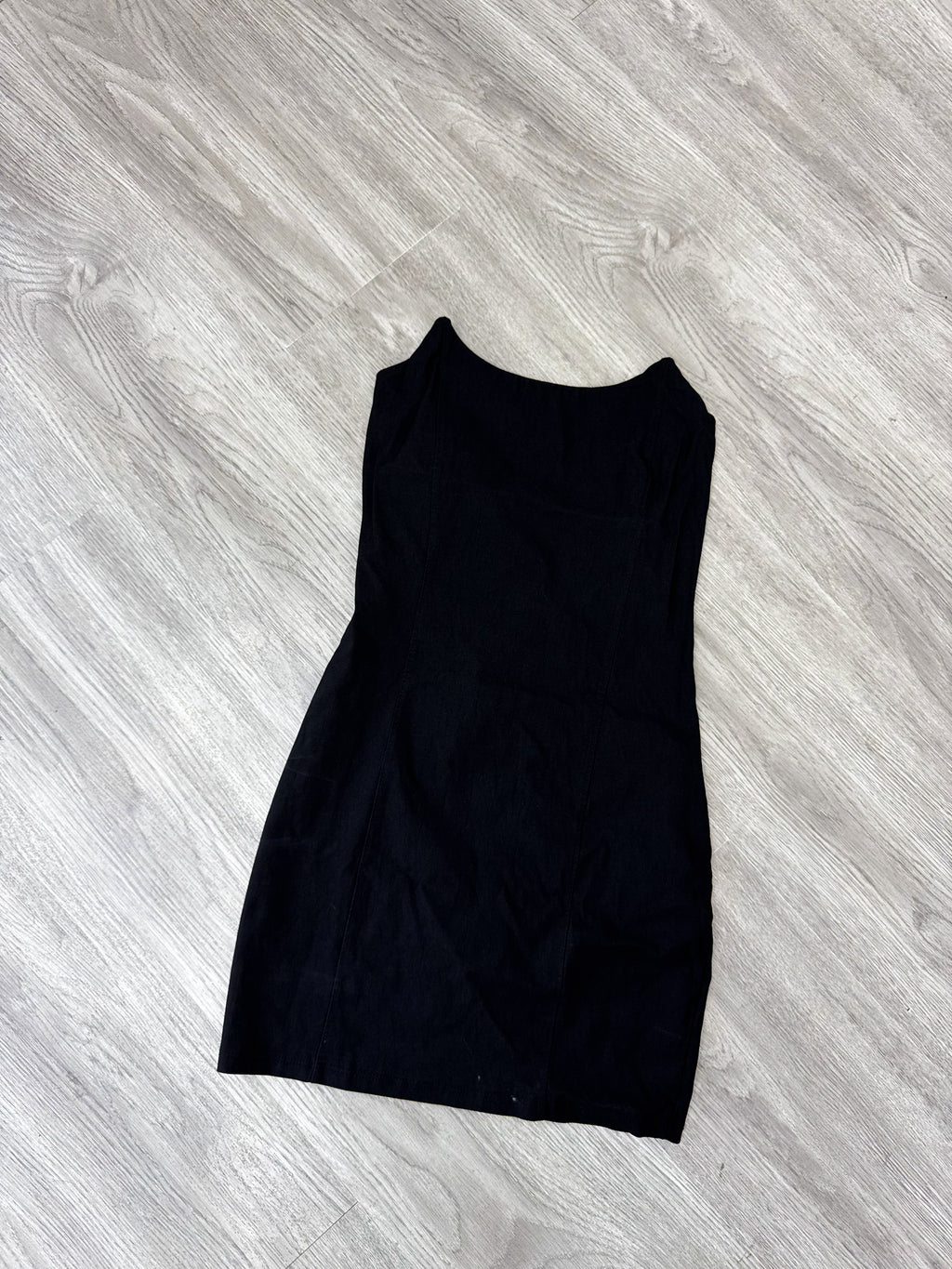 Vestido negro strapless