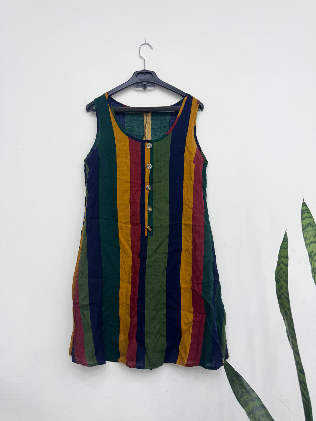 Vestido de colores con botones delanteros