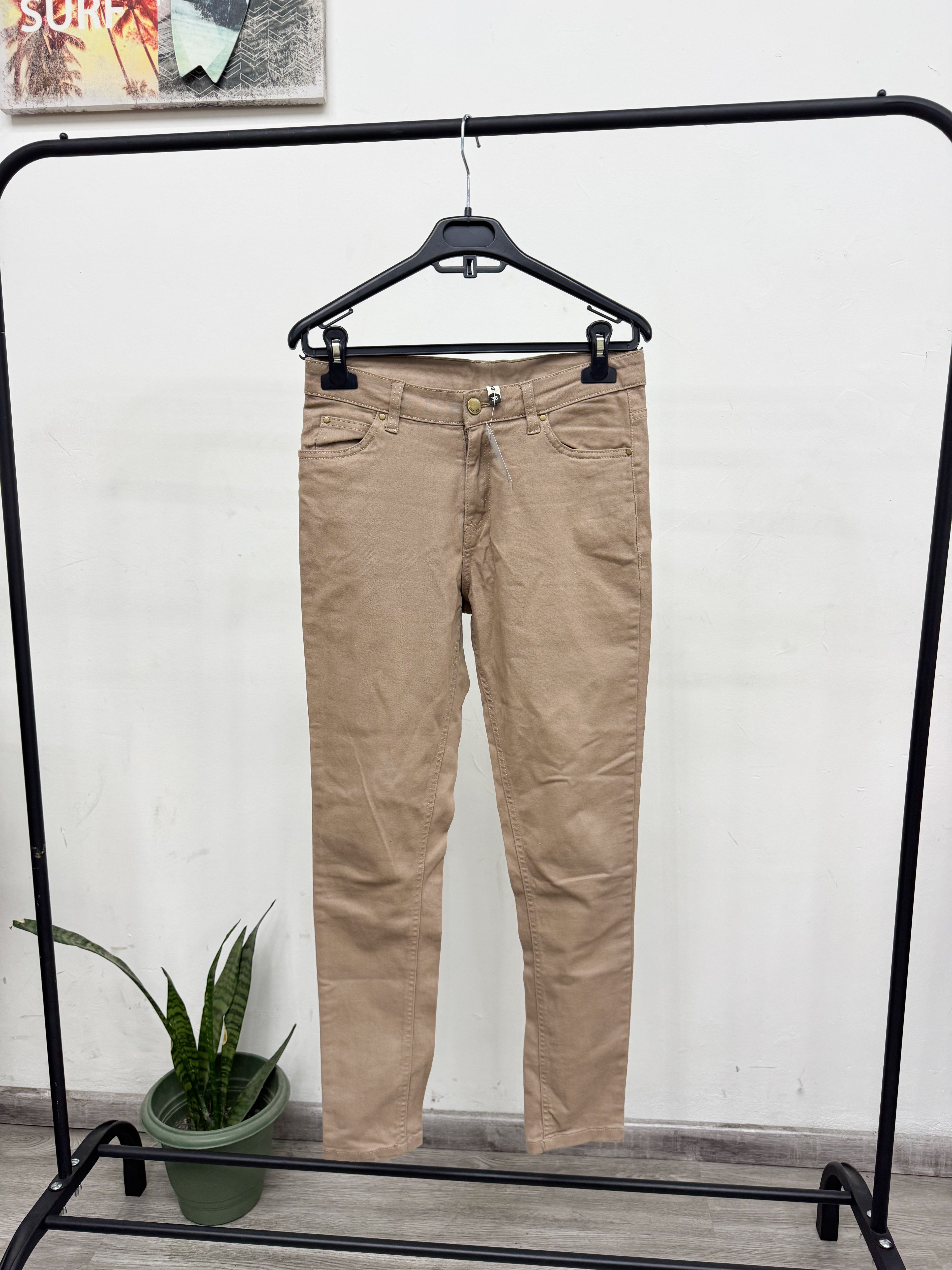 Pantalón marrón clarito