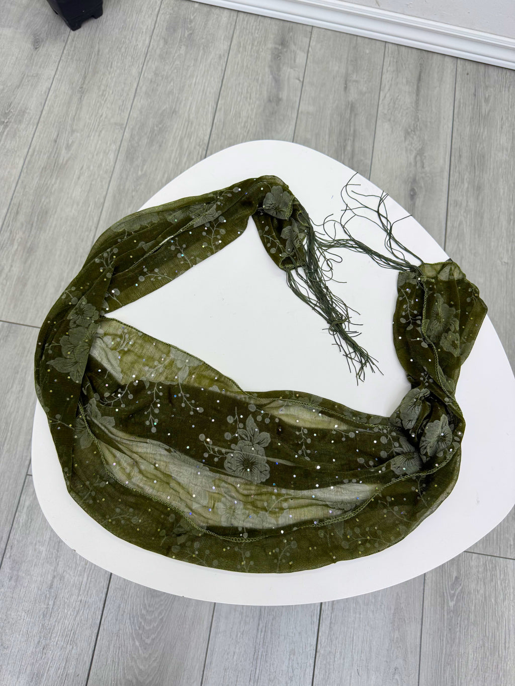 Chalina verde con strass