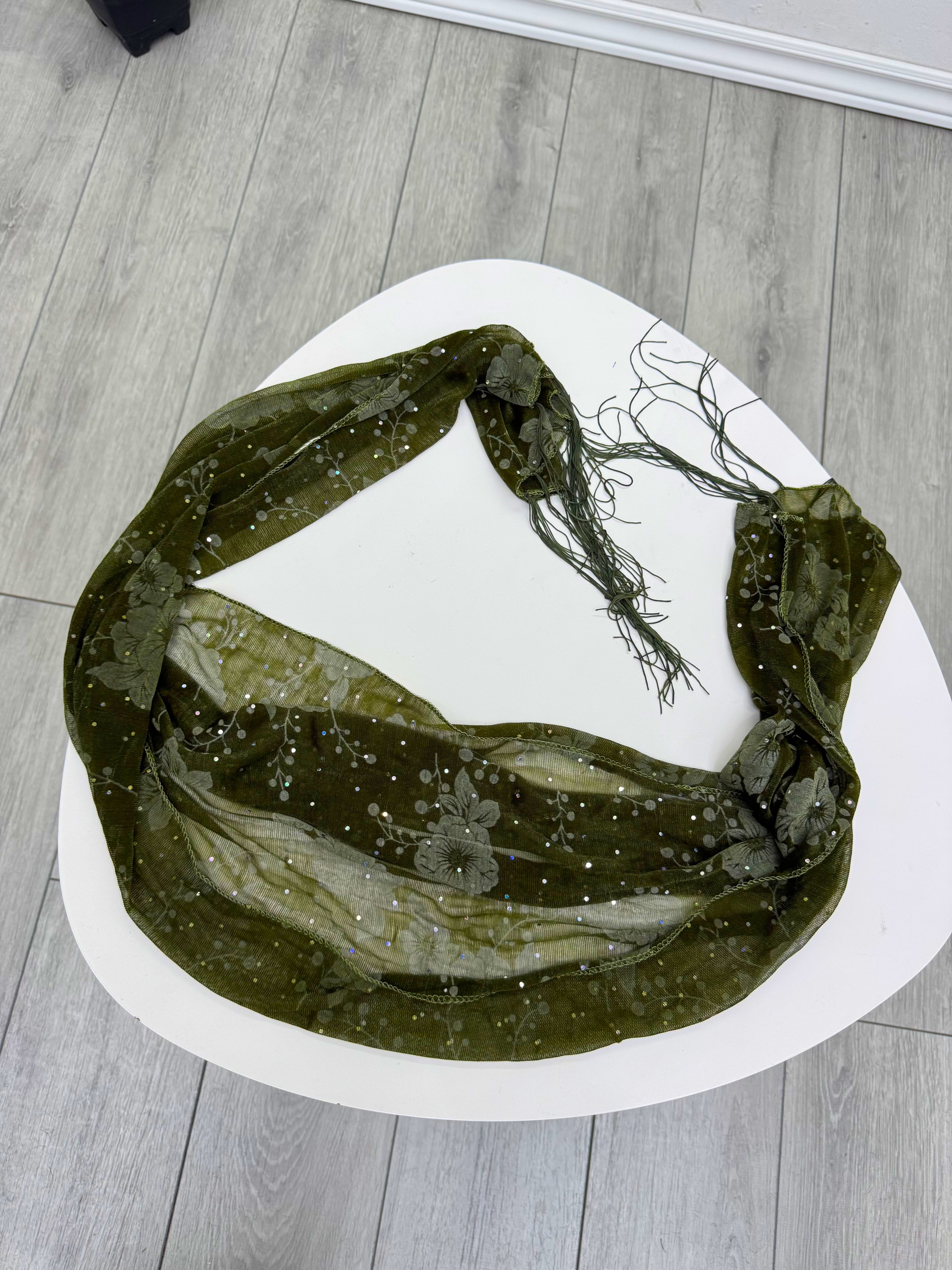 Chalina verde con strass