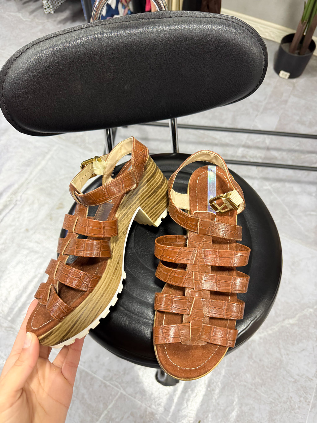 Sandalias marrones talle 38