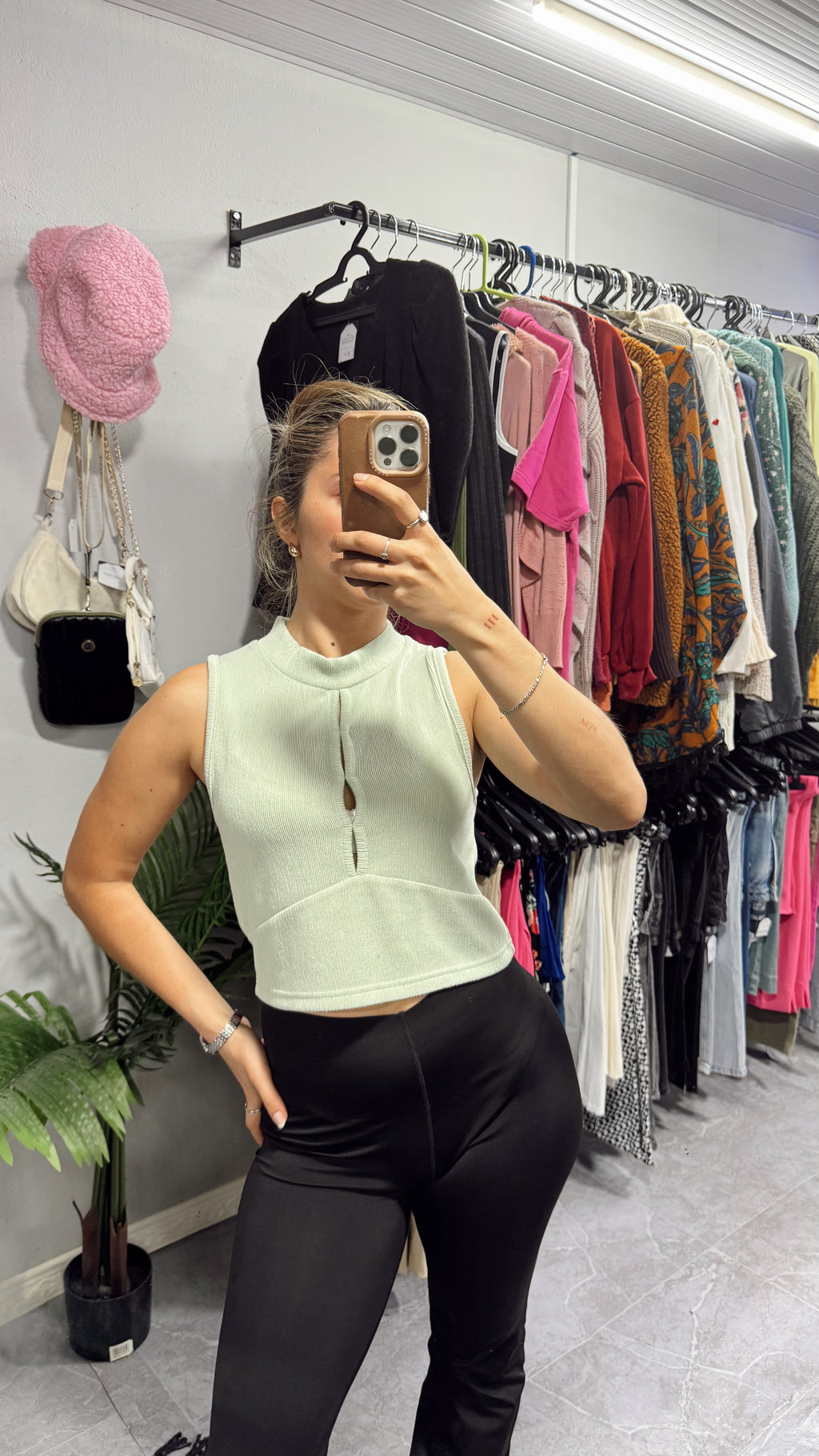 Top verde pastel Allie