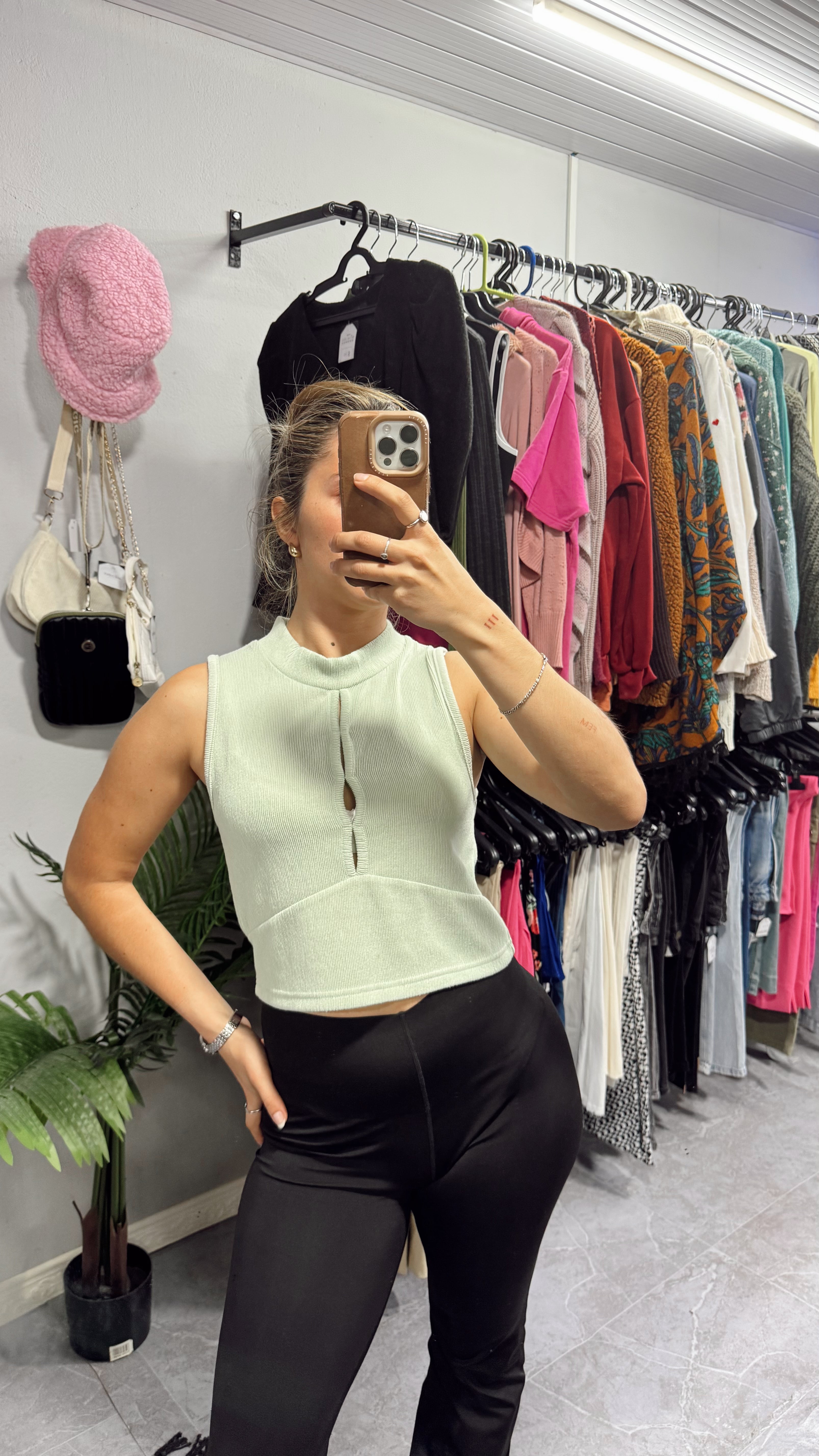 Top verde pastel Allie