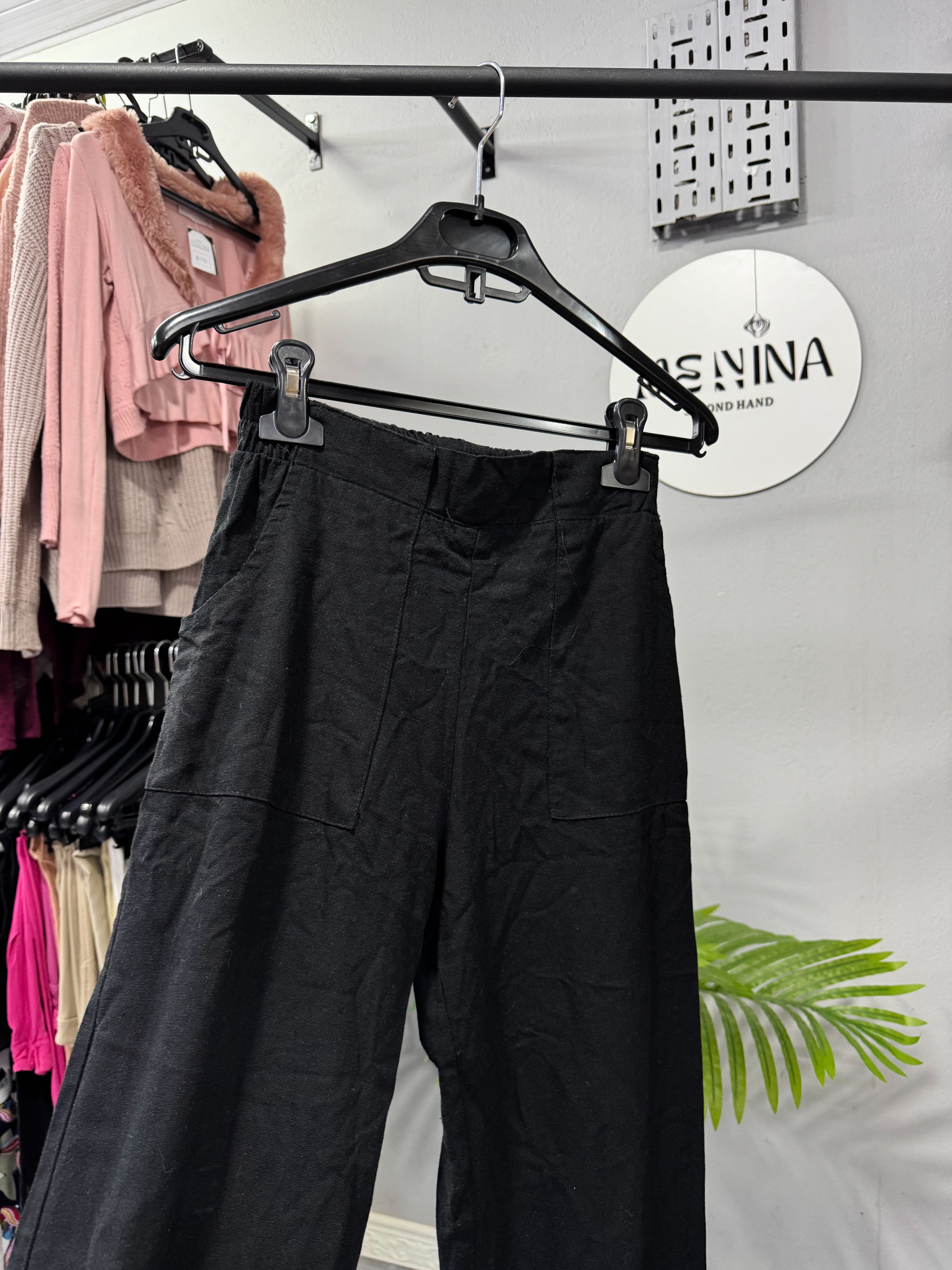 Pantalón ancho de tipo lino