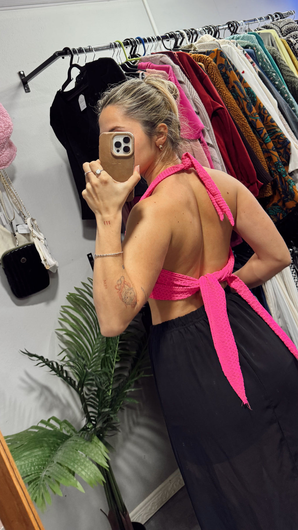 Top rosado con nudo